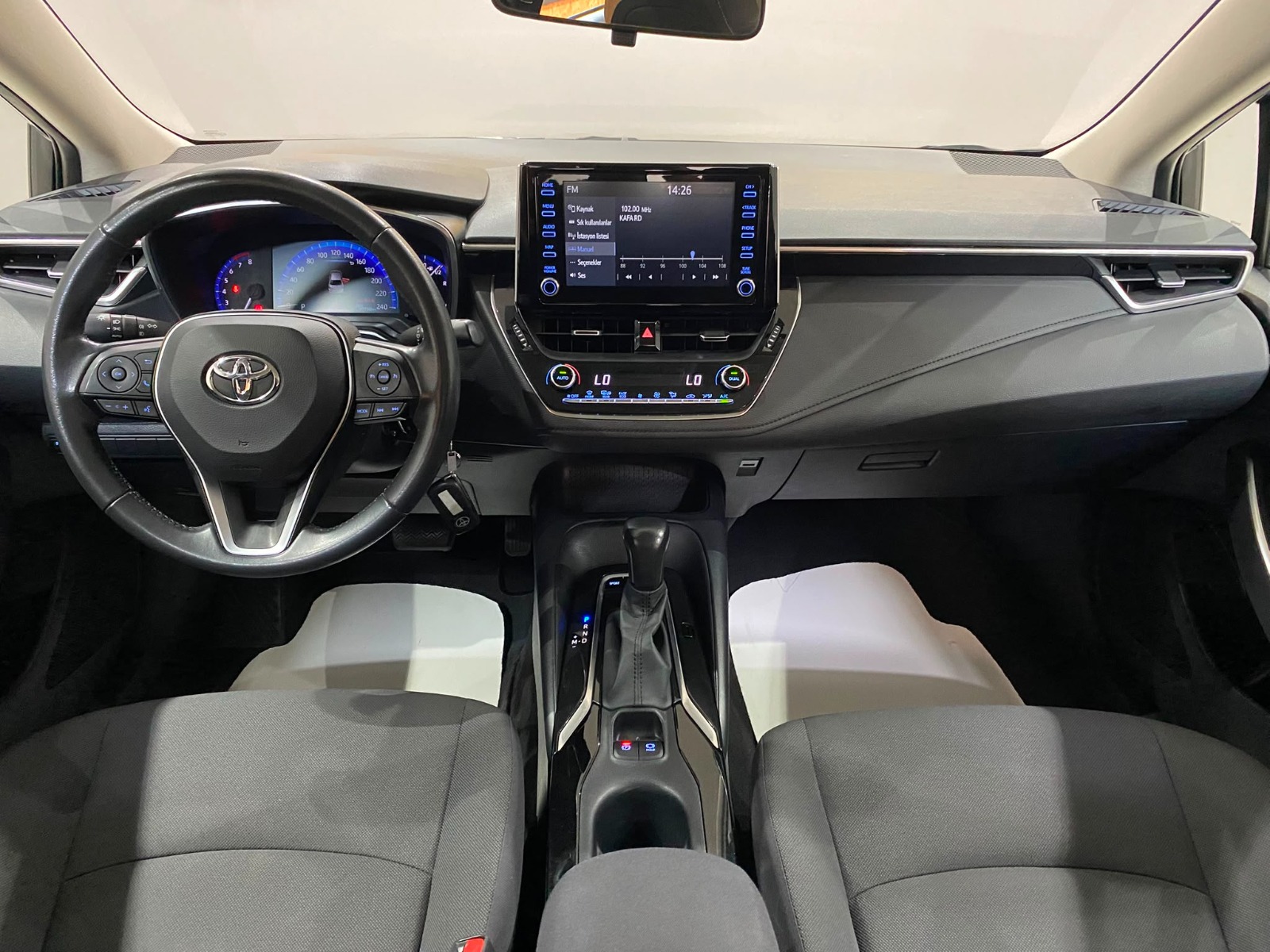 2022 Benzin Otomatik Toyota Corolla Beyaz Gürel Tasarım Aksesuar Otomotiv San. Tic. Ltd. Şti.