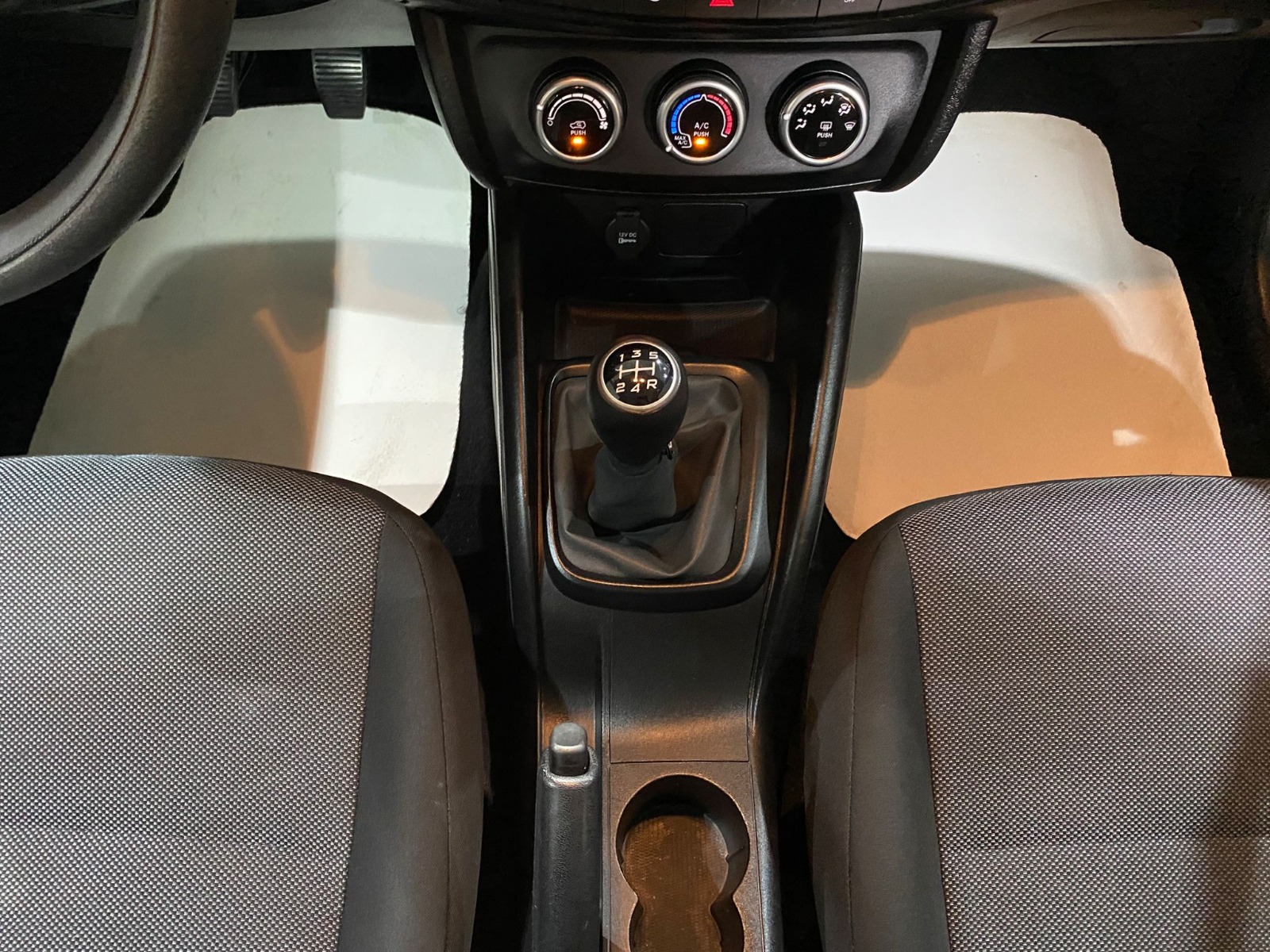 2023 Dizel Manuel Fiat Egea Beyaz Gürel Tasarım Aksesuar Otomotiv San. Tic. Ltd. Şti.