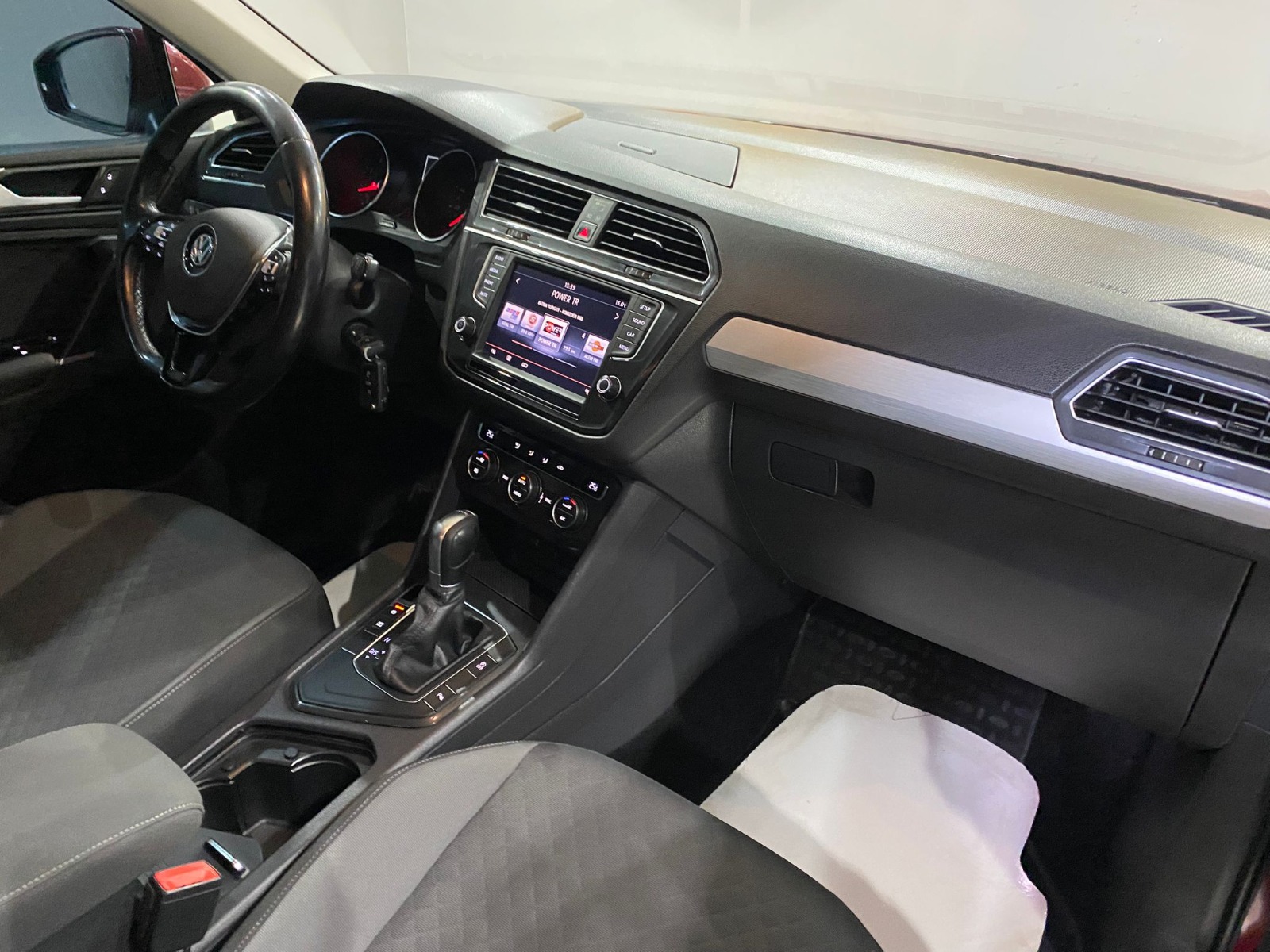 2016 Benzin Otomatik Volkswagen Tiguan Kırmızı Gürel Tasarım Aksesuar Otomotiv San. Tic. Ltd. Şti.