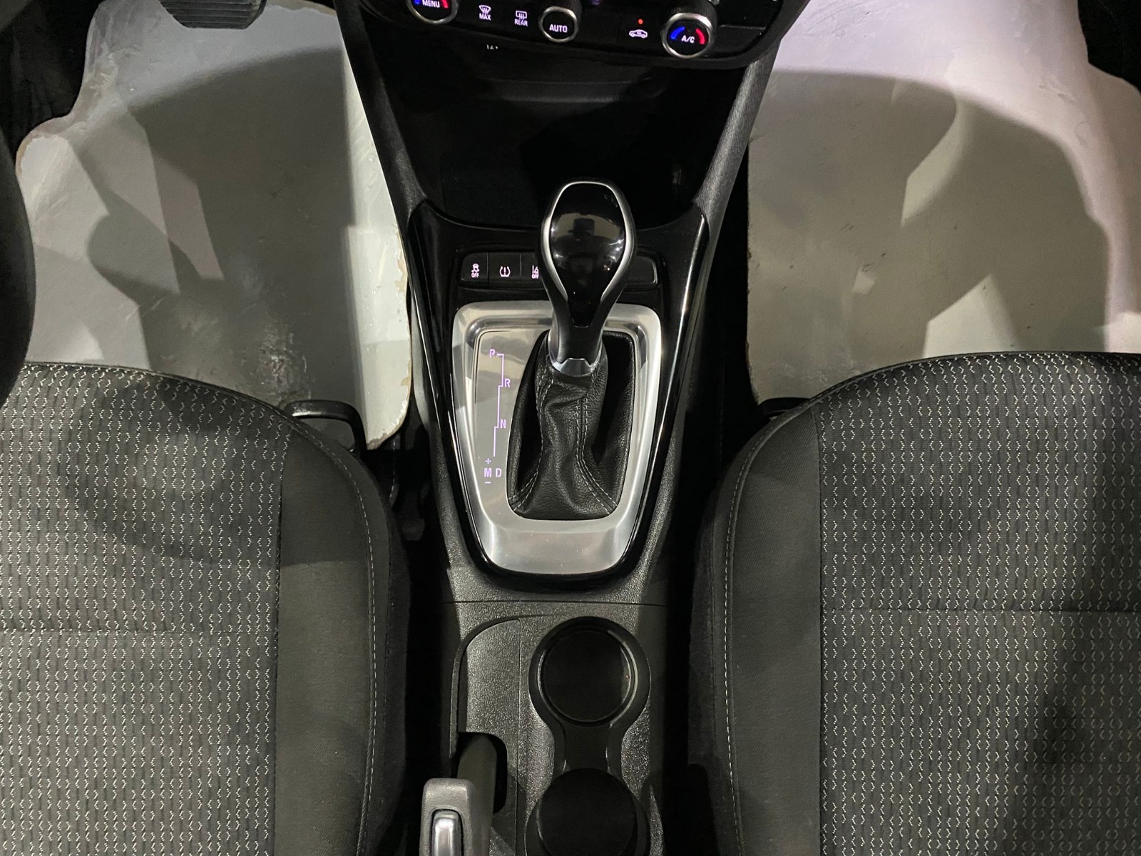 2024 Benzin Otomatik Opel Crossland Gri Gürel Tasarım Aksesuar Otomotiv San. Tic. Ltd. Şti.