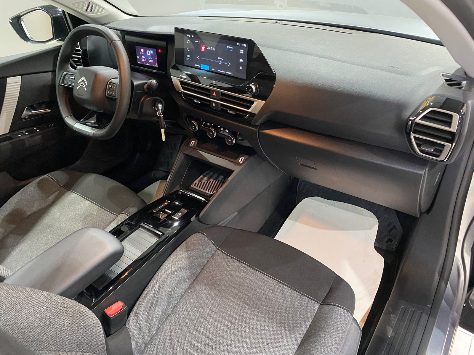 2024 Benzin Otomatik Citroen C4 X Gri Gürel Tasarım Aksesuar Otomotiv San. Tic. Ltd. Şti.