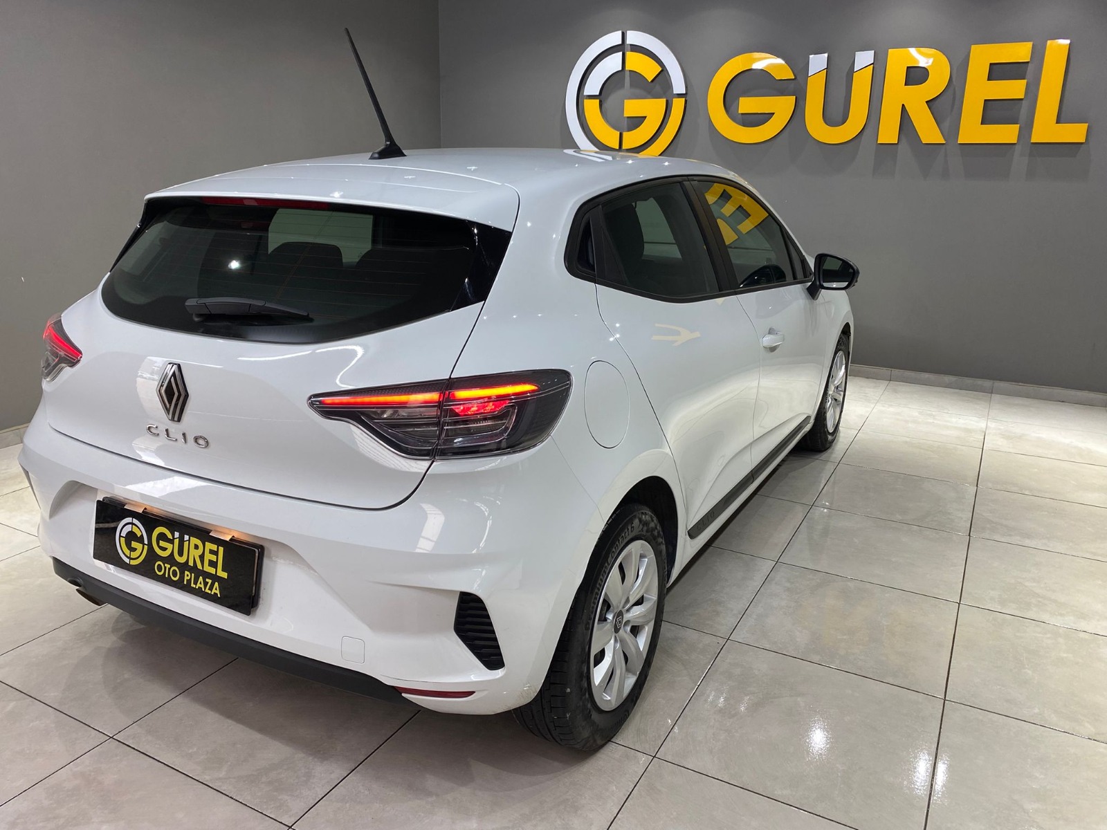 2023 Benzin Manuel Renault Clio Beyaz Gürel Tasarım Aksesuar Otomotiv San. Tic. Ltd. Şti.