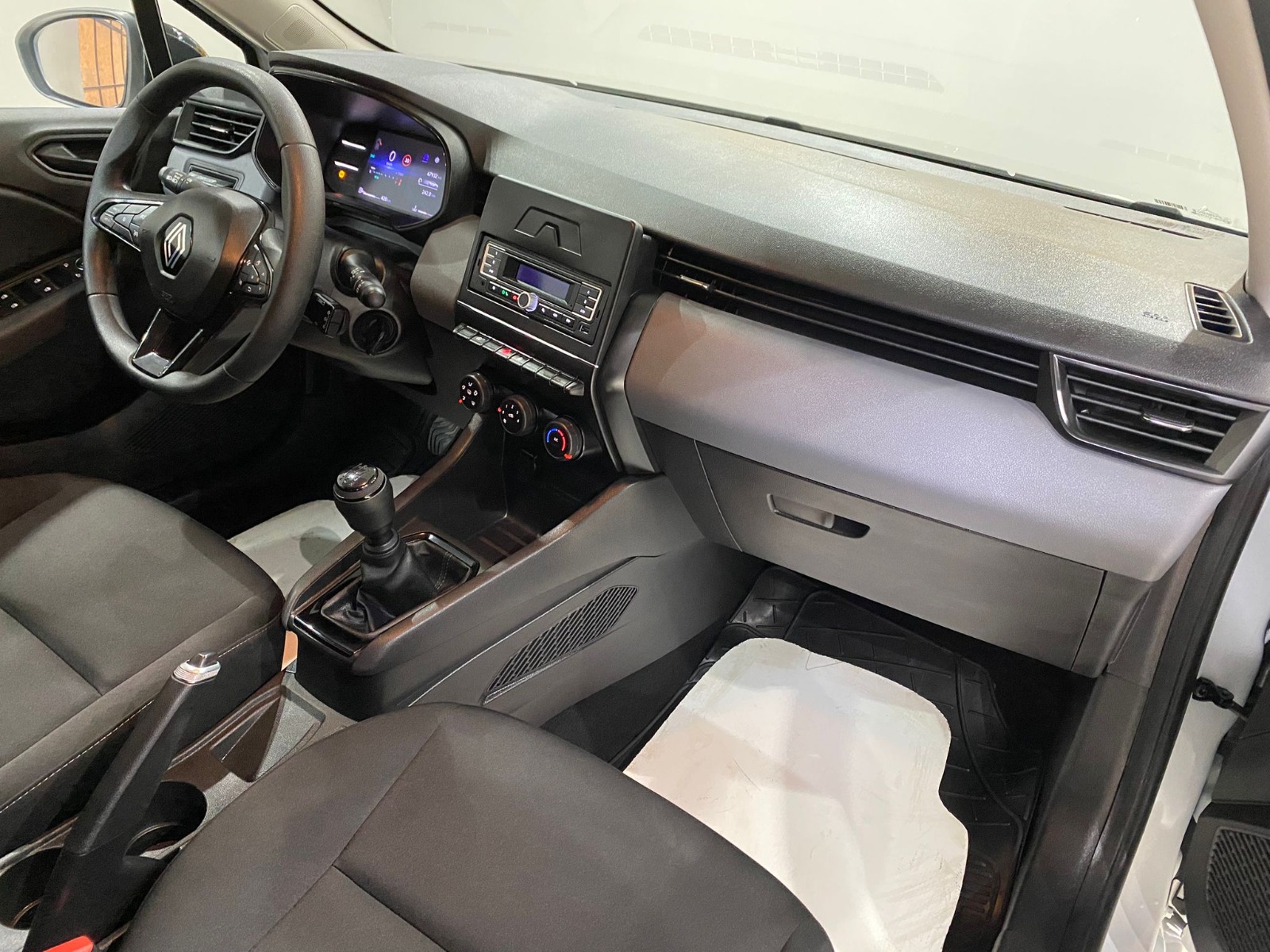 2023 Benzin Manuel Renault Clio Beyaz Gürel Tasarım Aksesuar Otomotiv San. Tic. Ltd. Şti.