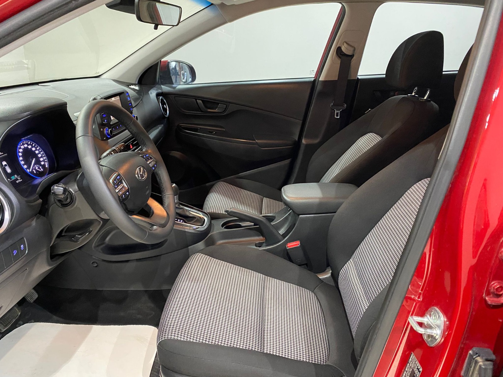 2020 Benzin Otomatik Hyundai Kona Kırmızı Gürel Tasarım Aksesuar Otomotiv San. Tic. Ltd. Şti.