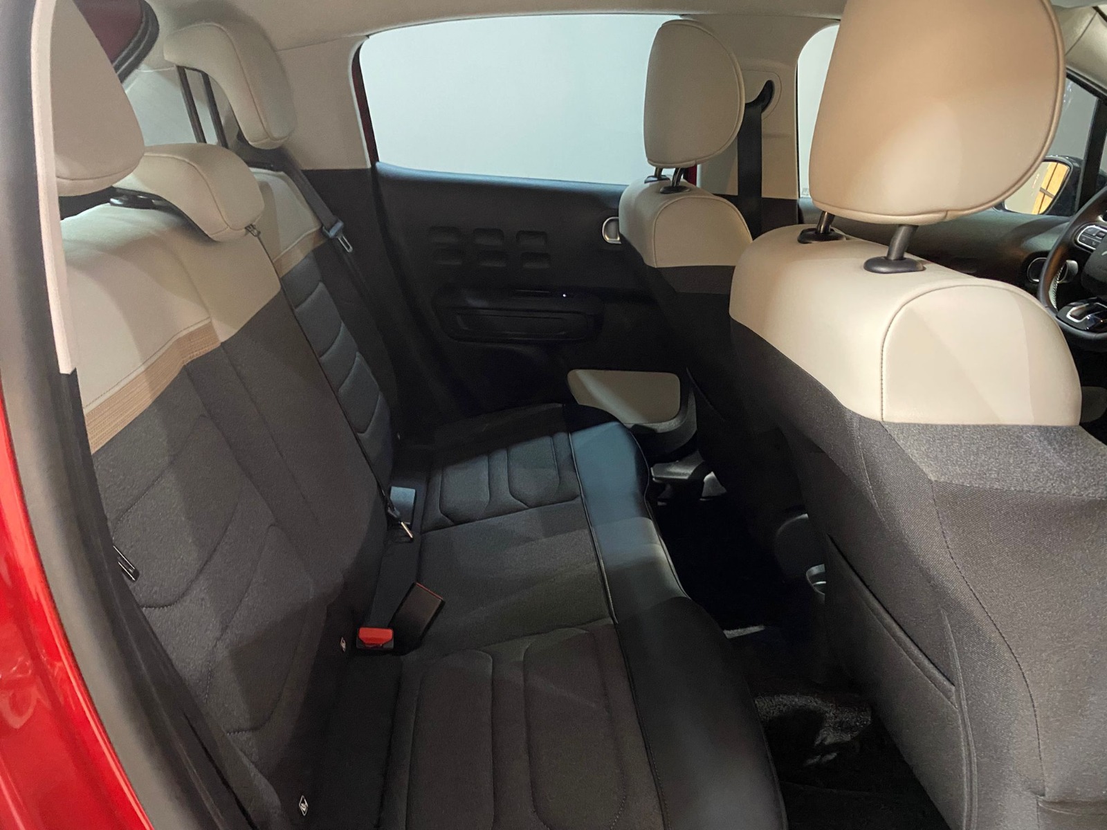 2024 Benzin Otomatik Citroen C3 Kırmızı Gürel Tasarım Aksesuar Otomotiv San. Tic. Ltd. Şti.