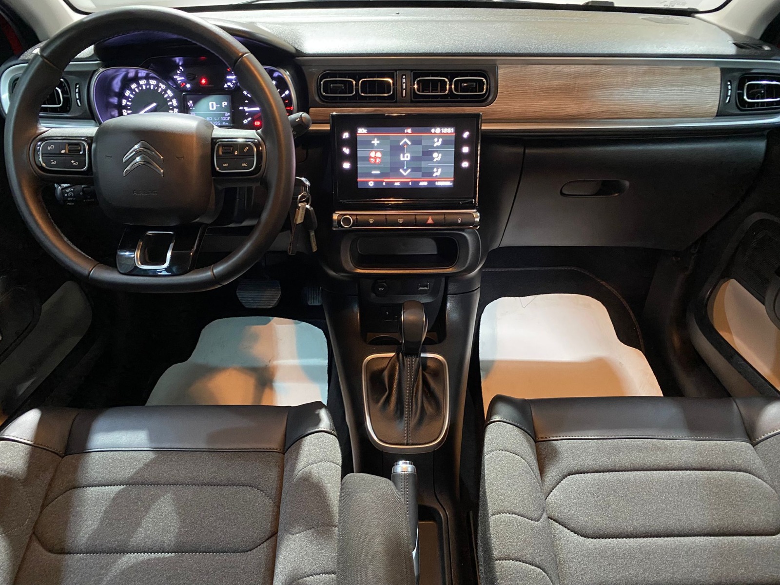2024 Benzin Otomatik Citroen C3 Kırmızı Gürel Tasarım Aksesuar Otomotiv San. Tic. Ltd. Şti.