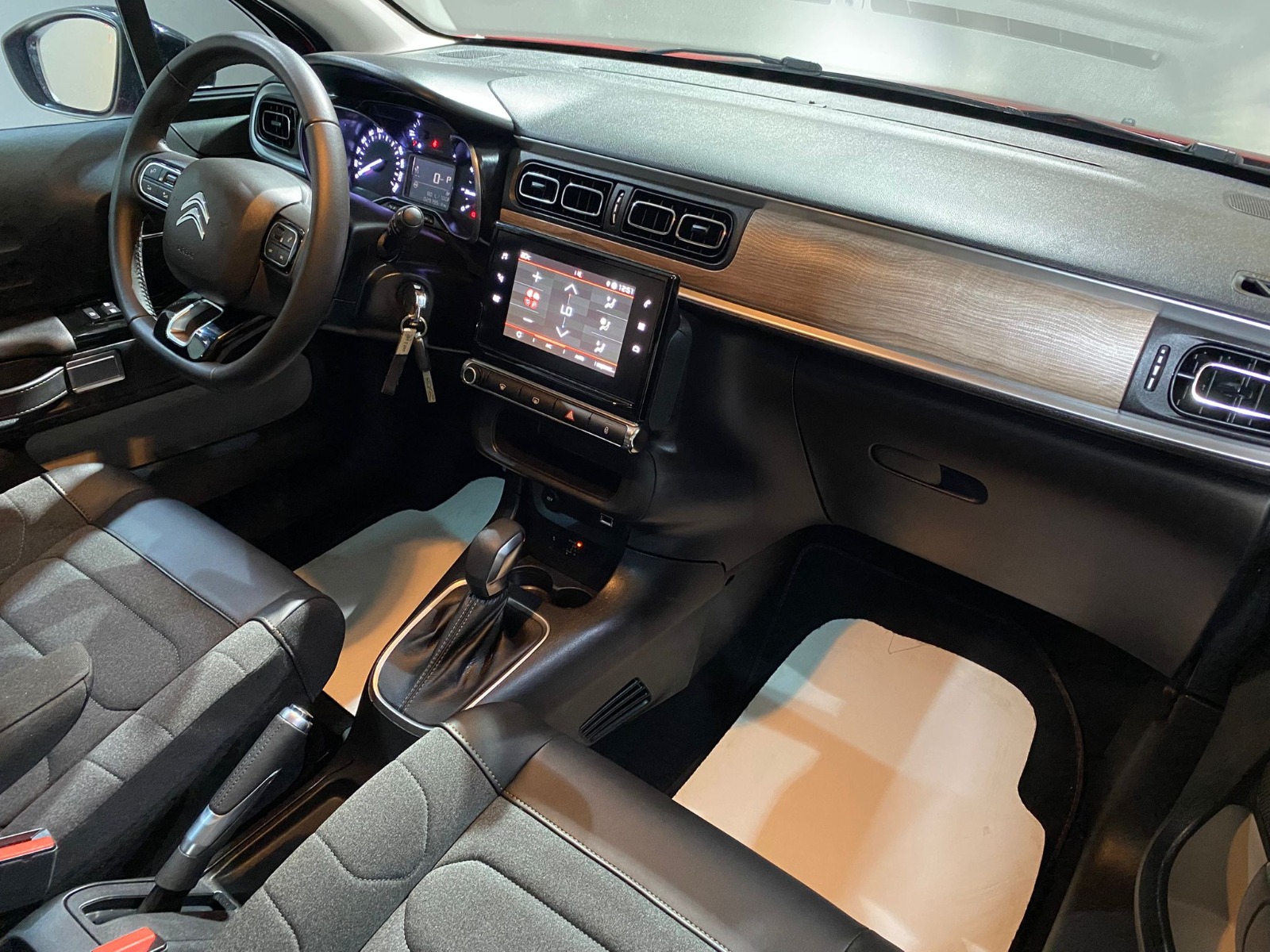 2024 Benzin Otomatik Citroen C3 Kırmızı Gürel Tasarım Aksesuar Otomotiv San. Tic. Ltd. Şti.
