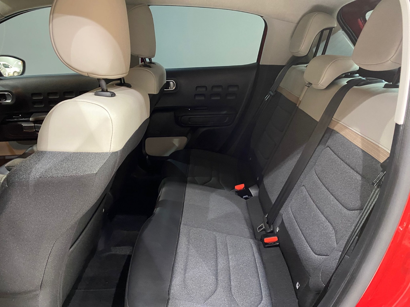 2024 Benzin Otomatik Citroen C3 Kırmızı Gürel Tasarım Aksesuar Otomotiv San. Tic. Ltd. Şti.