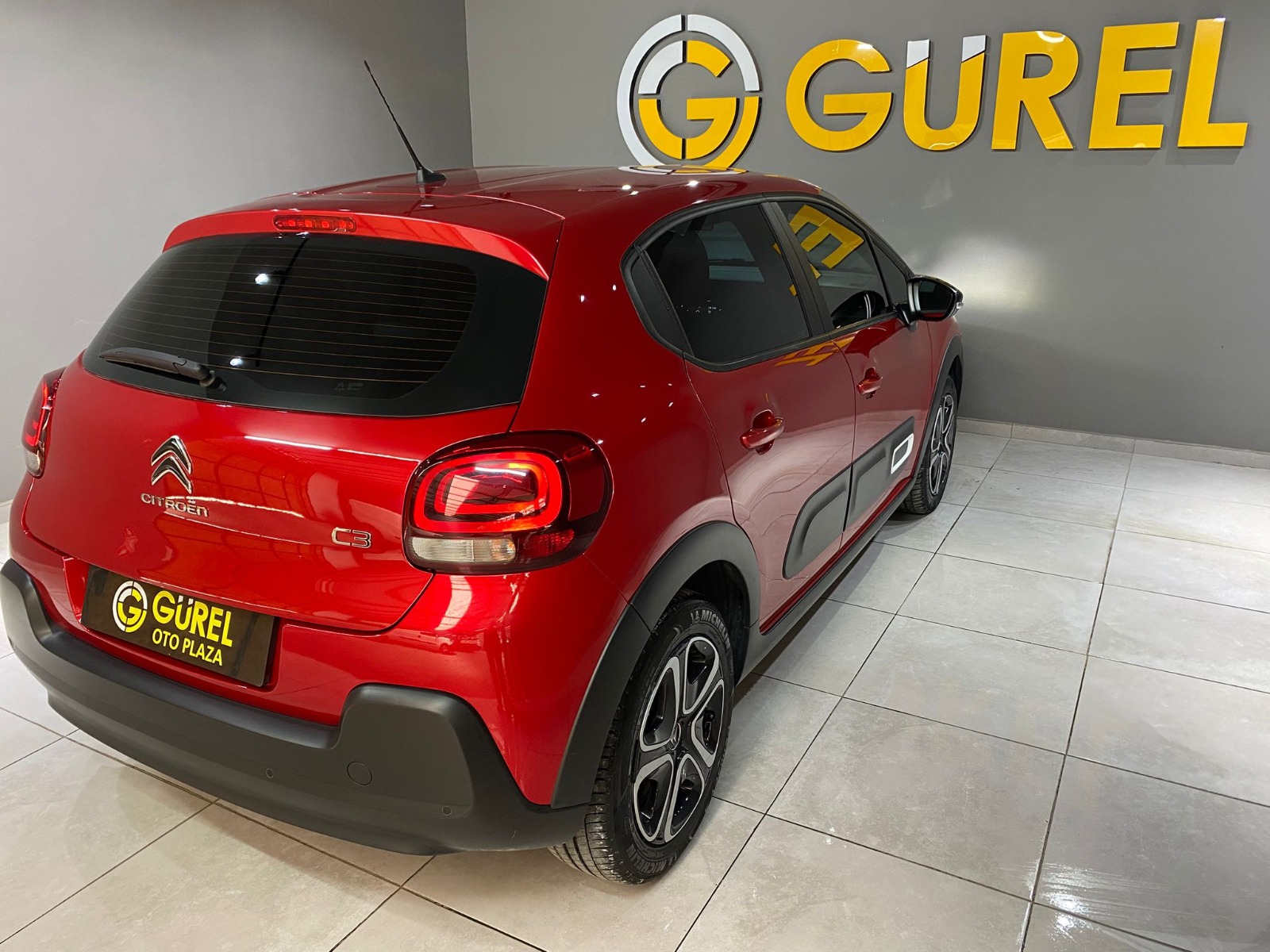 2024 Benzin Otomatik Citroen C3 Kırmızı Gürel Tasarım Aksesuar Otomotiv San. Tic. Ltd. Şti.