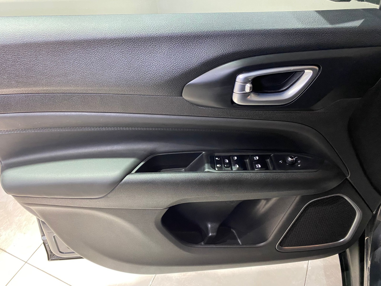 2023 Hybrid Otomatik Jeep Compass Gri Gürel Tasarım Aksesuar Otomotiv San. Tic. Ltd. Şti.