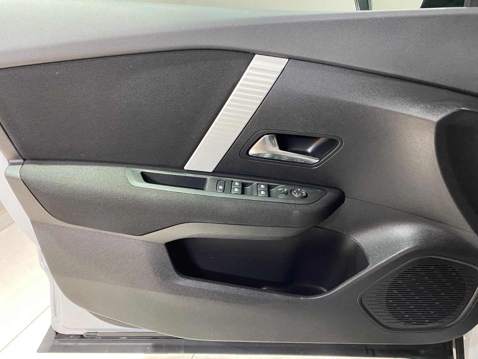 2024 Benzin Otomatik Citroen C4 X Beyaz Gürel Tasarım Aksesuar Otomotiv San. Tic. Ltd. Şti.