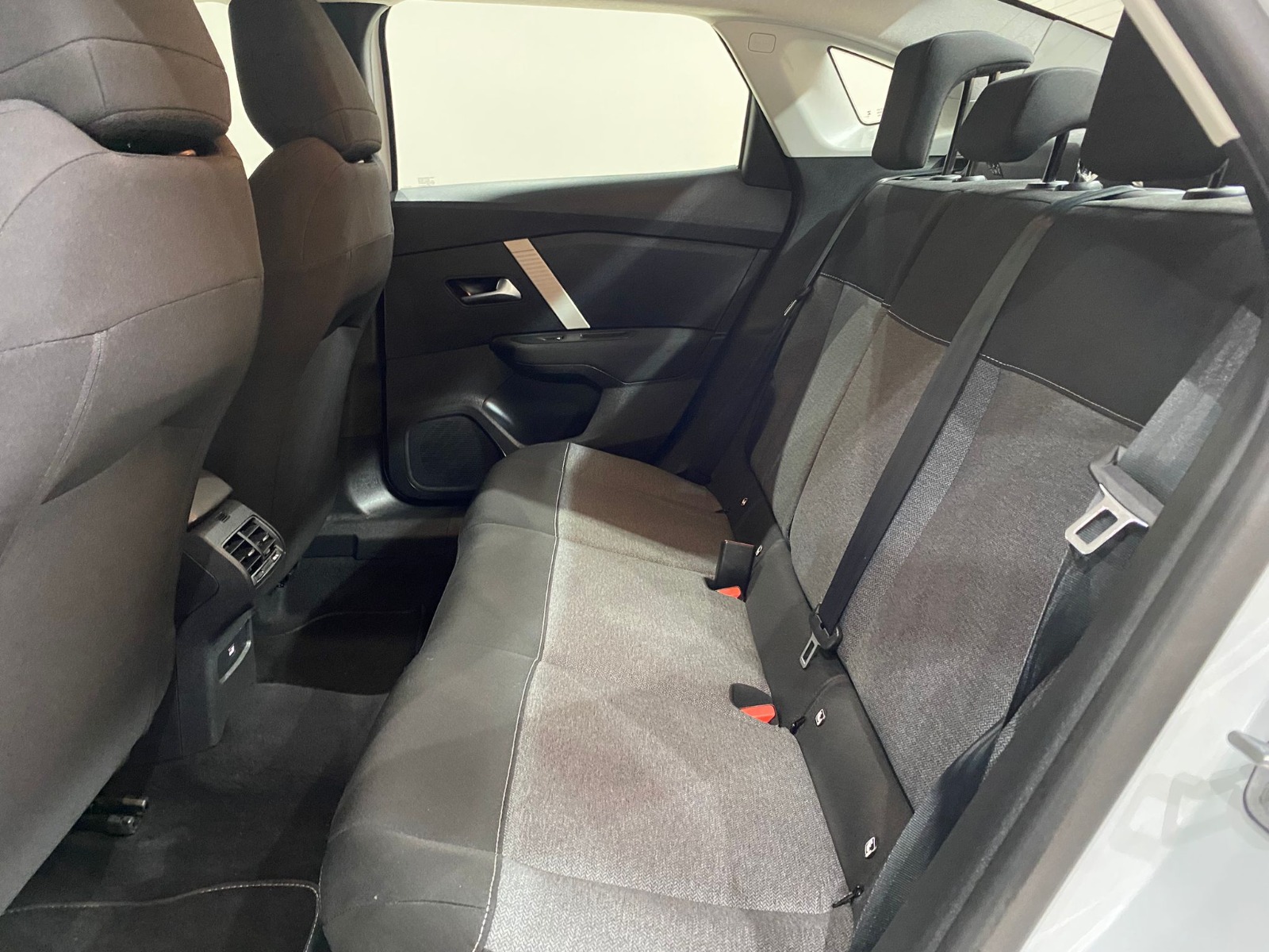 2024 Benzin Otomatik Citroen C4 X Beyaz Gürel Tasarım Aksesuar Otomotiv San. Tic. Ltd. Şti.