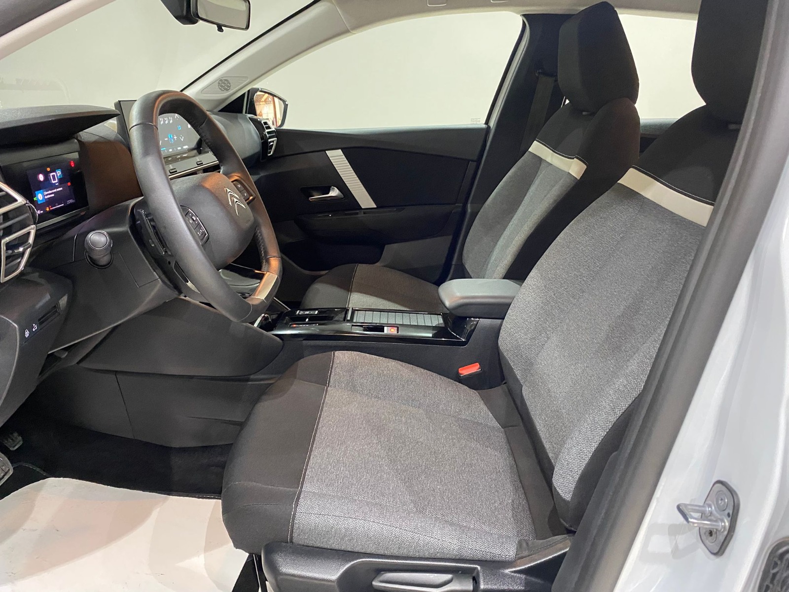 2024 Benzin Otomatik Citroen C4 X Beyaz Gürel Tasarım Aksesuar Otomotiv San. Tic. Ltd. Şti.