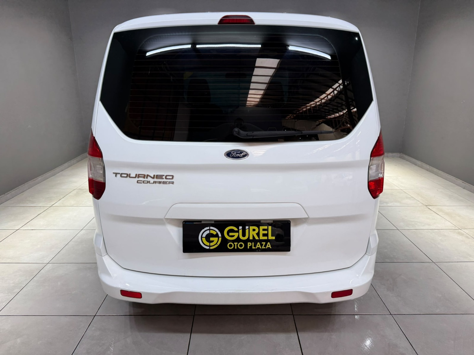 2021 Dizel Manuel Ford Tourneo Courier Beyaz Gürel Tasarım Aksesuar Otomotiv San. Tic. Ltd. Şti.