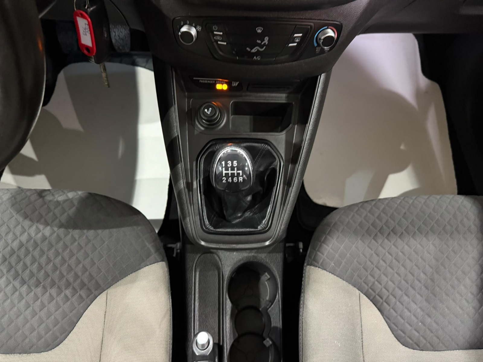 2021 Dizel Manuel Ford Tourneo Courier Beyaz Gürel Tasarım Aksesuar Otomotiv San. Tic. Ltd. Şti.