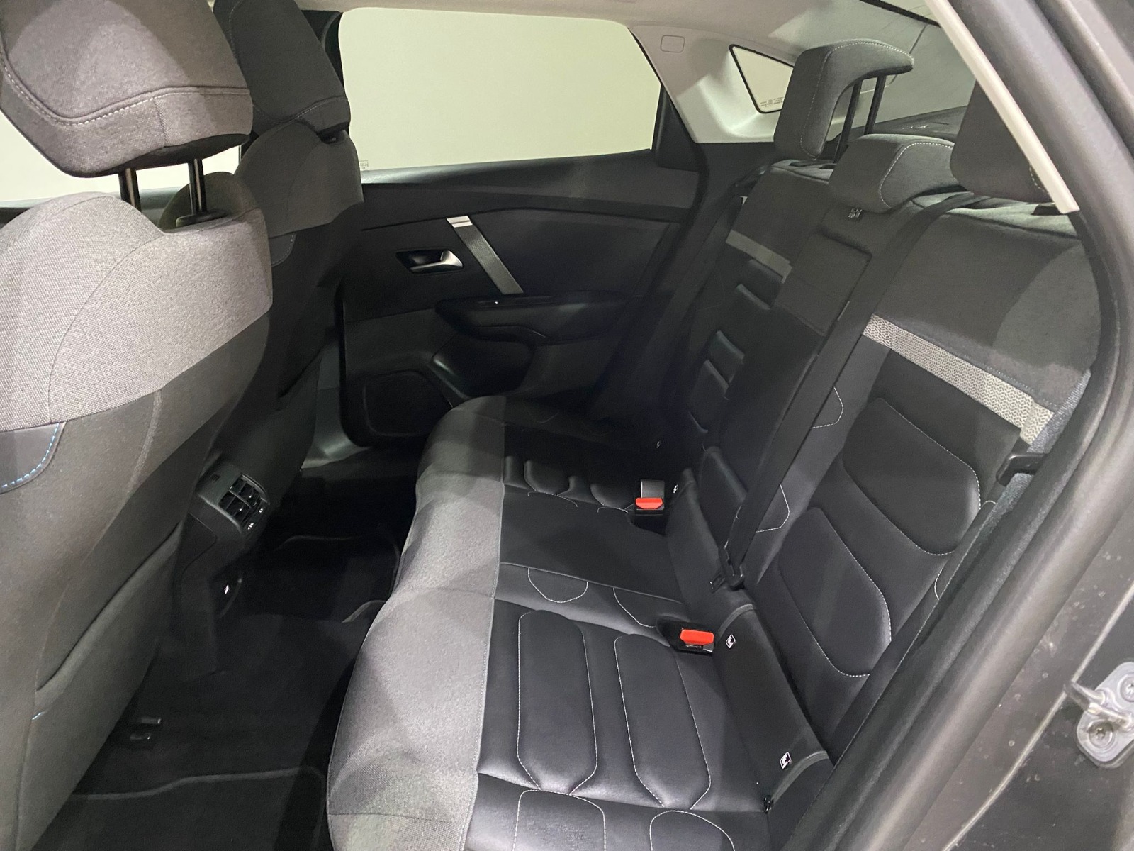 2024 Benzin Otomatik Citroen C4 X Gri Gürel Tasarım Aksesuar Otomotiv San. Tic. Ltd. Şti.