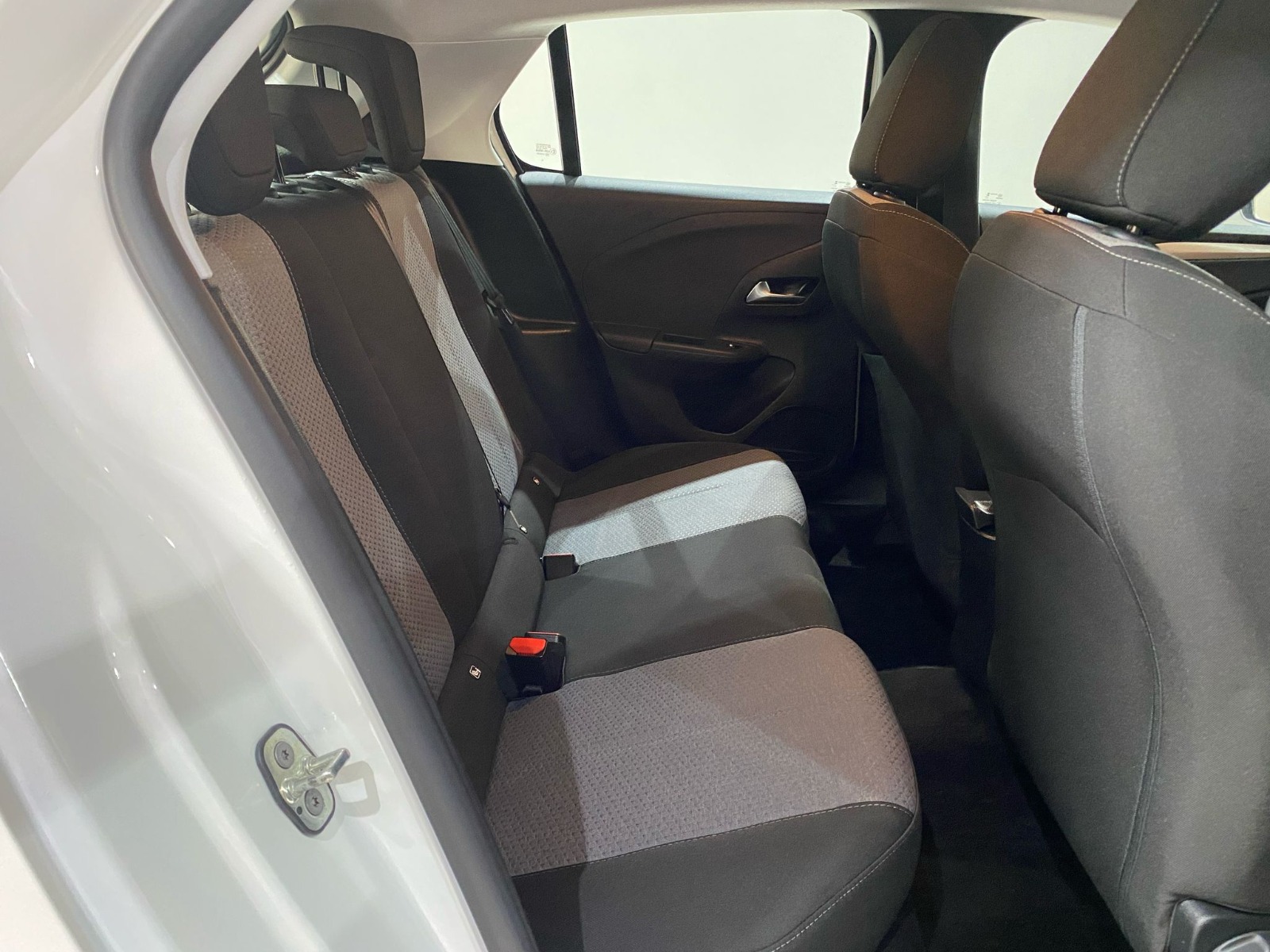 2024 Benzin Otomatik Opel Corsa Beyaz Gürel Tasarım Aksesuar Otomotiv San. Tic. Ltd. Şti.