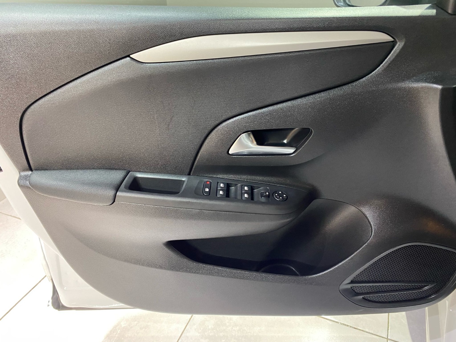 2024 Benzin Otomatik Opel Corsa Beyaz Gürel Tasarım Aksesuar Otomotiv San. Tic. Ltd. Şti.