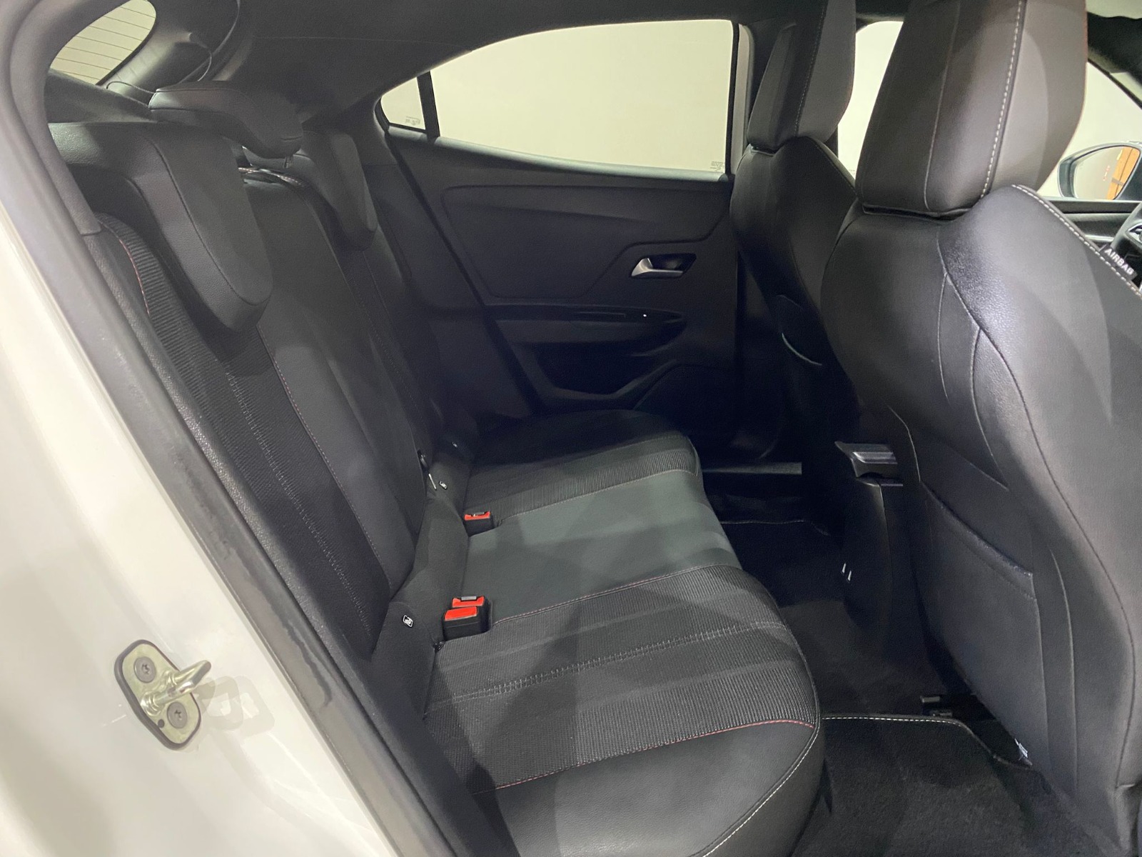 2024 Benzin Otomatik Opel Mokka Beyaz Gürel Tasarım Aksesuar Otomotiv San. Tic. Ltd. Şti.