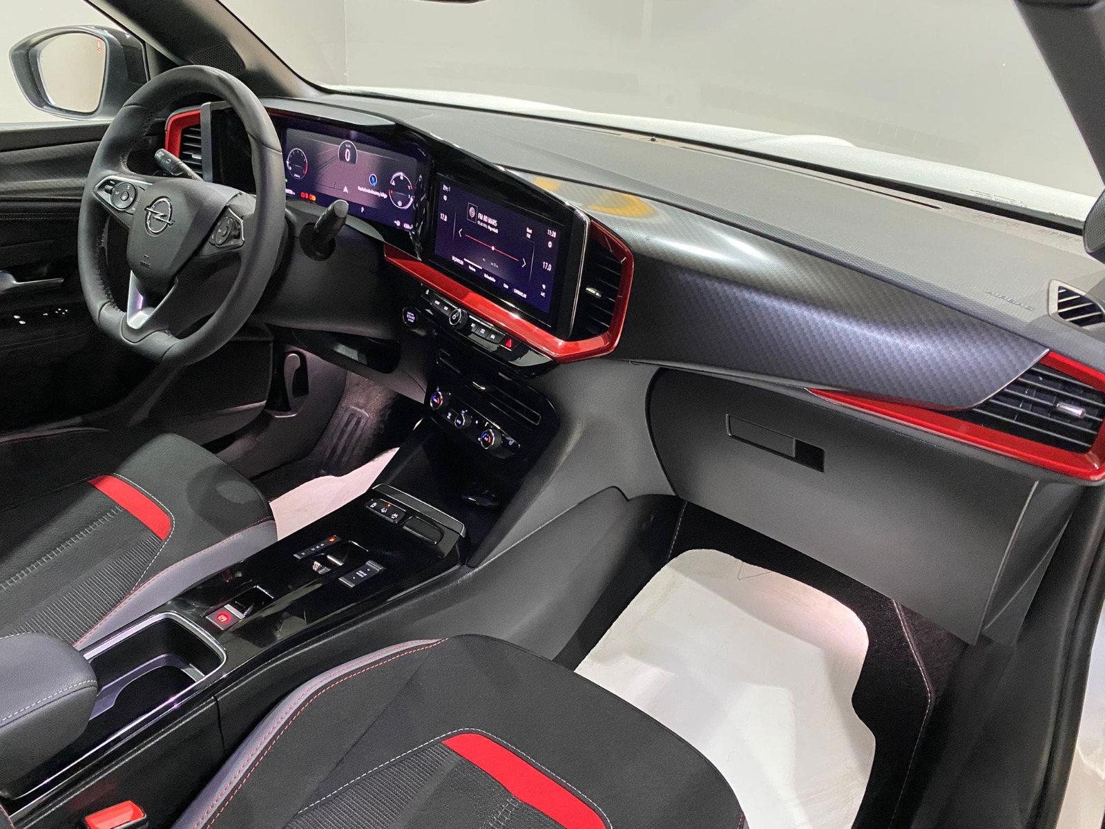 2024 Benzin Otomatik Opel Mokka Beyaz Gürel Tasarım Aksesuar Otomotiv San. Tic. Ltd. Şti.