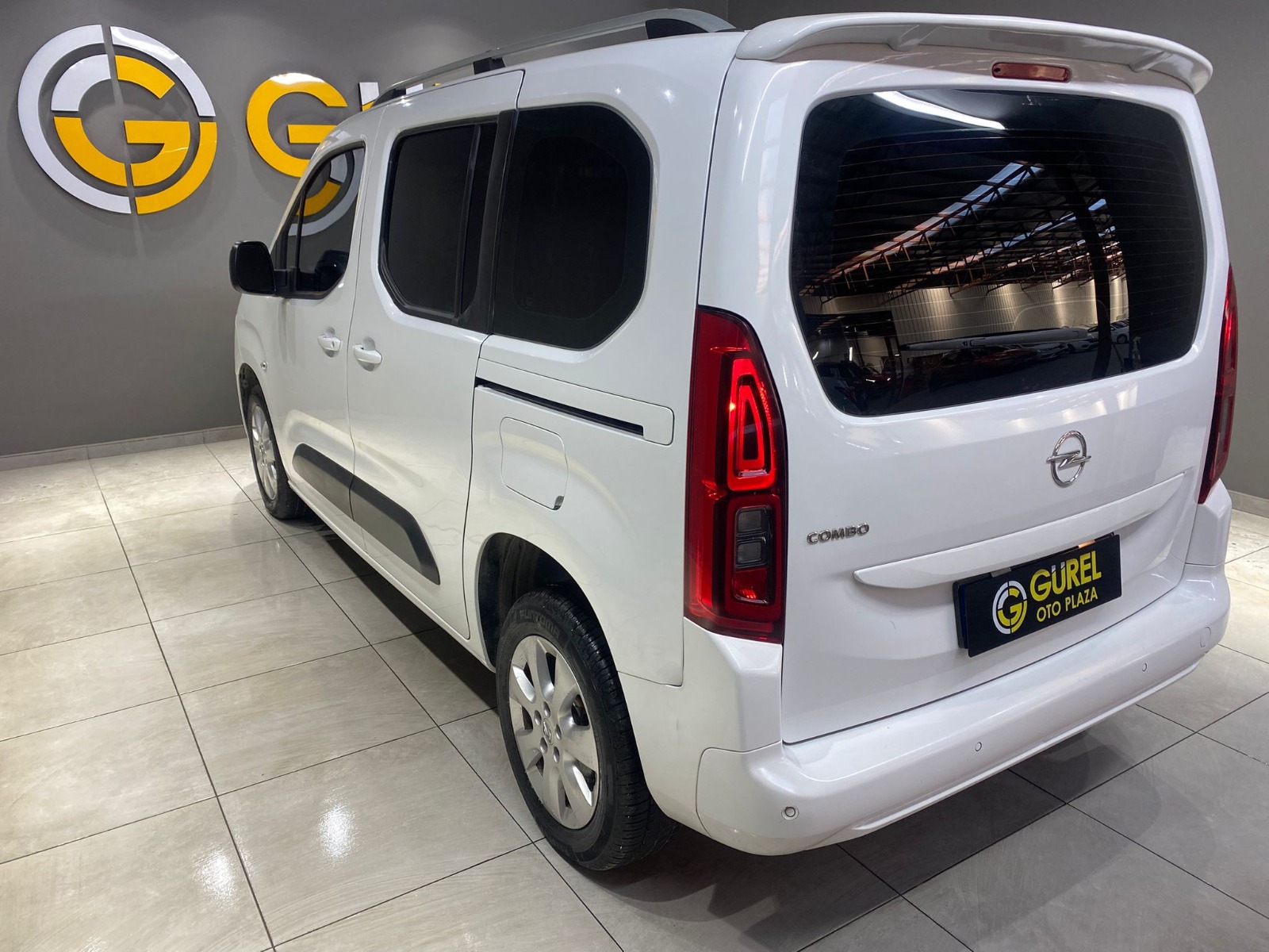 2022 Dizel Manuel Opel Combo Beyaz Gürel Tasarım Aksesuar Otomotiv San. Tic. Ltd. Şti.