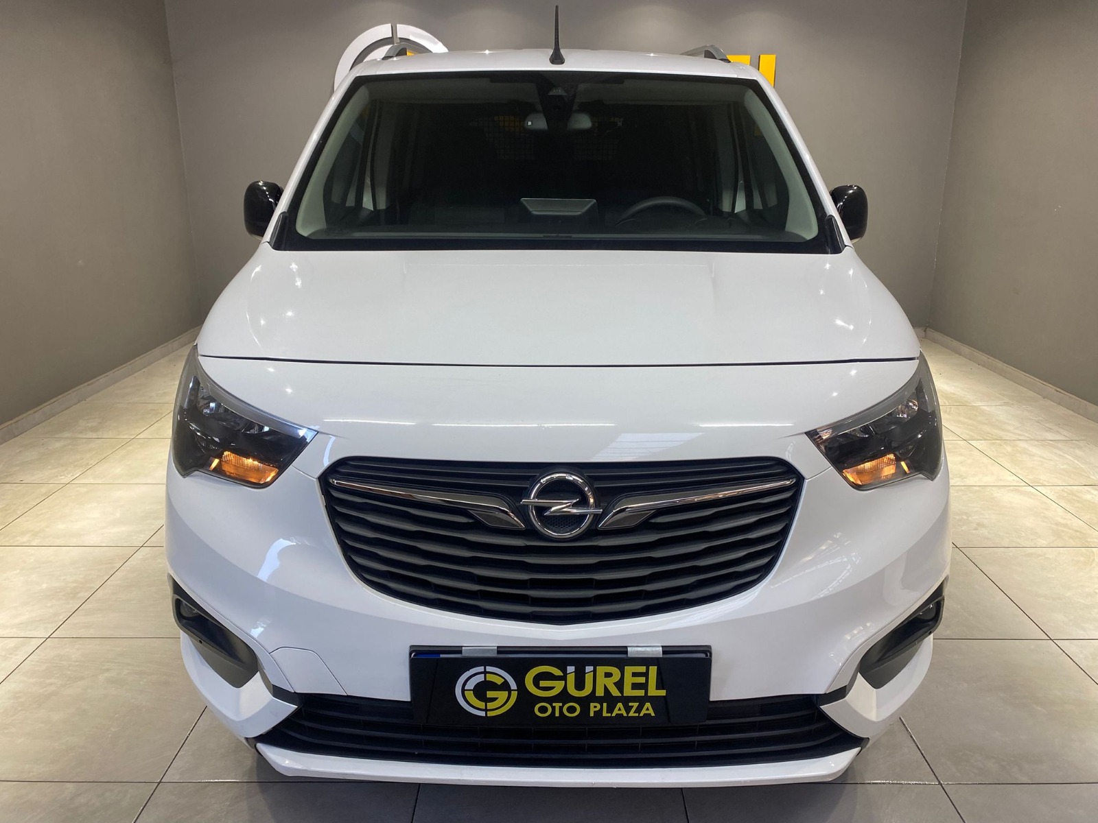 2022 Dizel Manuel Opel Combo Beyaz Gürel Tasarım Aksesuar Otomotiv San. Tic. Ltd. Şti.