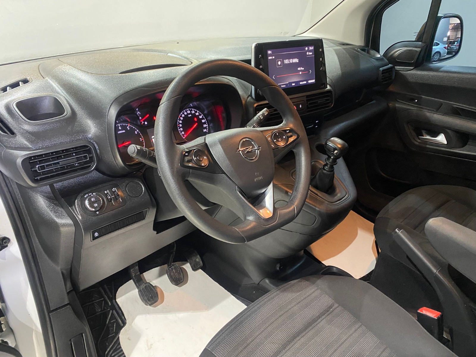 2022 Dizel Manuel Opel Combo Beyaz Gürel Tasarım Aksesuar Otomotiv San. Tic. Ltd. Şti.