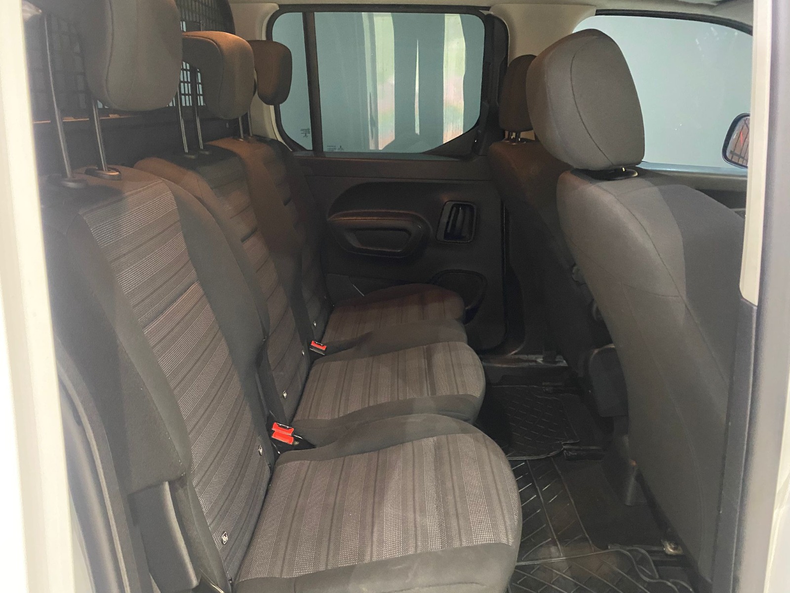 2022 Dizel Manuel Opel Combo Beyaz Gürel Tasarım Aksesuar Otomotiv San. Tic. Ltd. Şti.