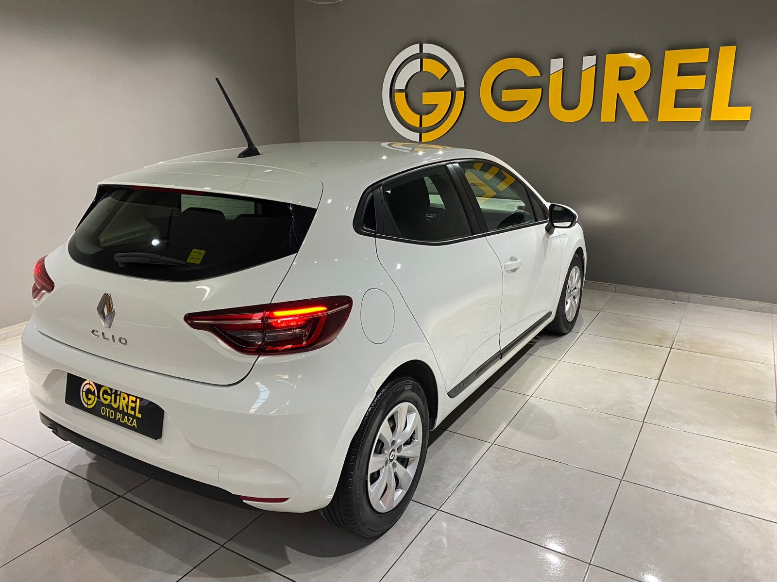 2022 Benzin Manuel Renault Clio Beyaz Gürel Tasarım Aksesuar Otomotiv San. Tic. Ltd. Şti.