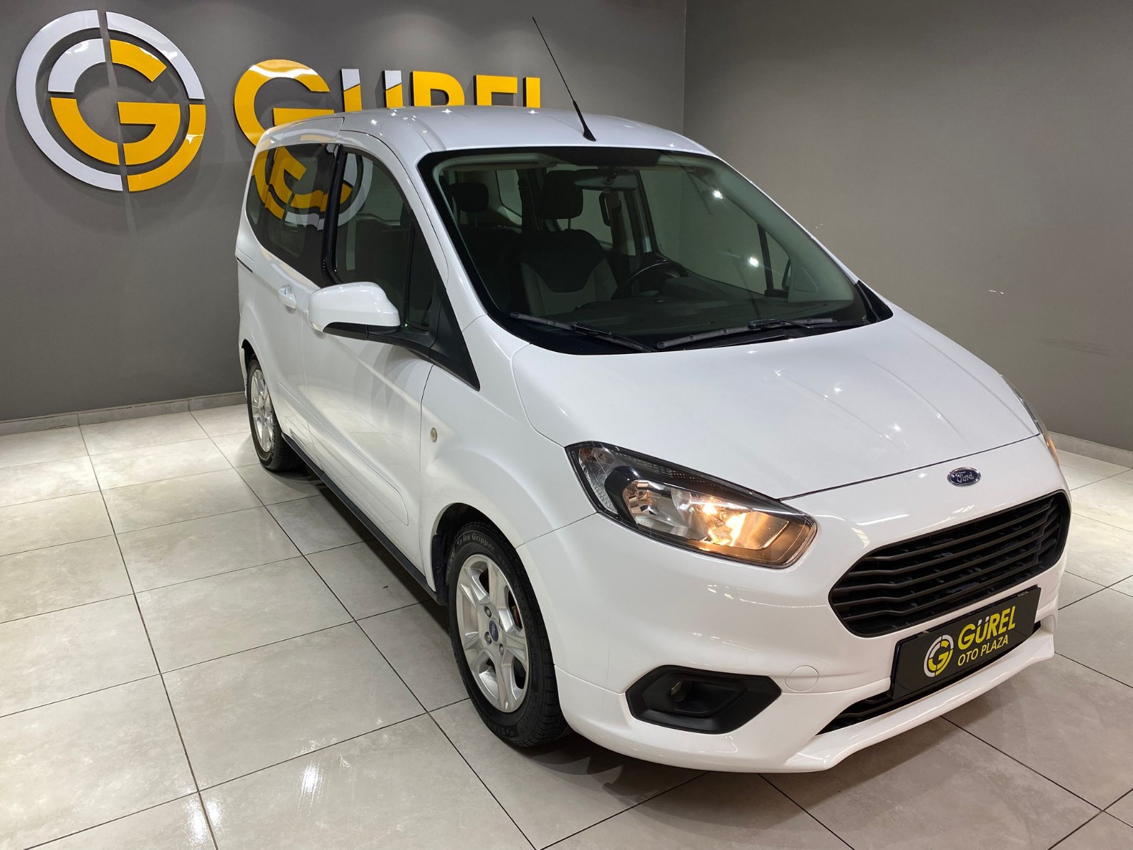2022 Dizel Manuel Ford Tourneo Courier Beyaz Gürel Tasarım Aksesuar Otomotiv San. Tic. Ltd. Şti.