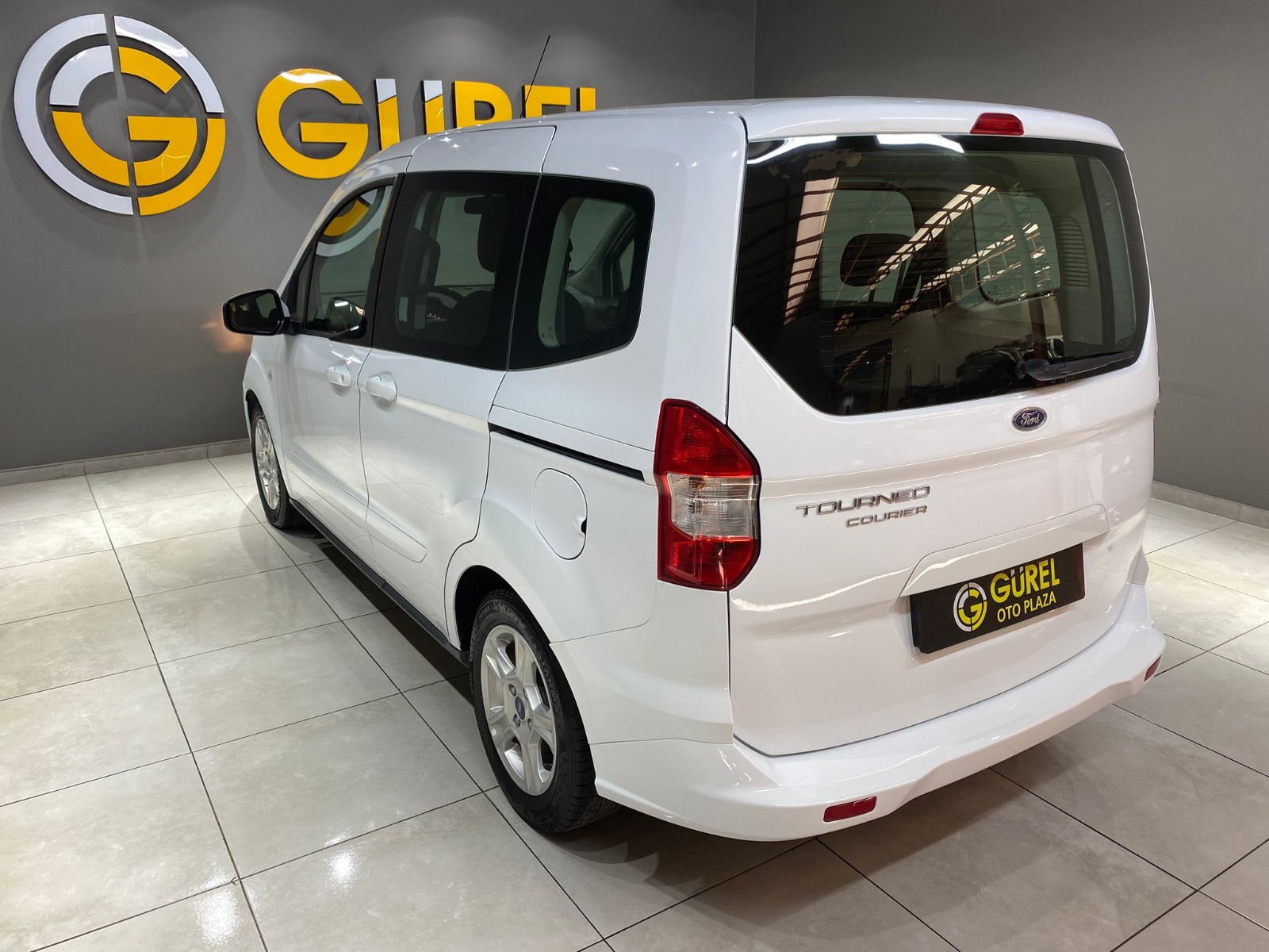 2022 Dizel Manuel Ford Tourneo Courier Beyaz Gürel Tasarım Aksesuar Otomotiv San. Tic. Ltd. Şti.
