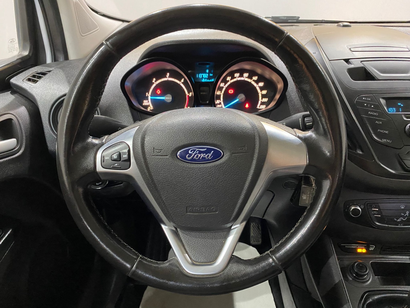 2022 Dizel Manuel Ford Tourneo Courier Beyaz Gürel Tasarım Aksesuar Otomotiv San. Tic. Ltd. Şti.