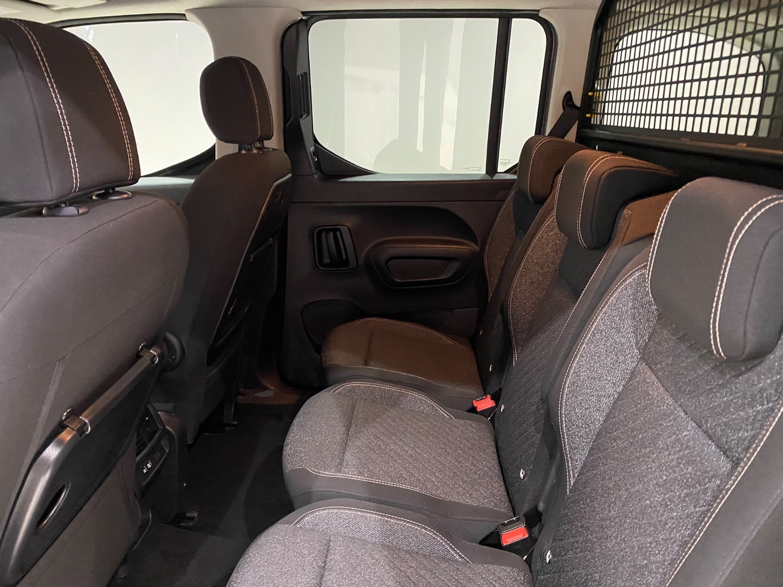 2026 Dizel Otomatik Peugeot Rifter Gri Gürel Tasarım Aksesuar Otomotiv San. Tic. Ltd. Şti.