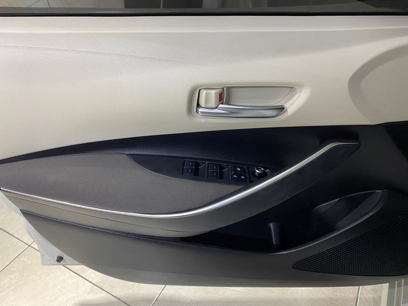 2020 Hybrid Otomatik Toyota Corolla Beyaz Gürel Tasarım Aksesuar Otomotiv San. Tic. Ltd. Şti.