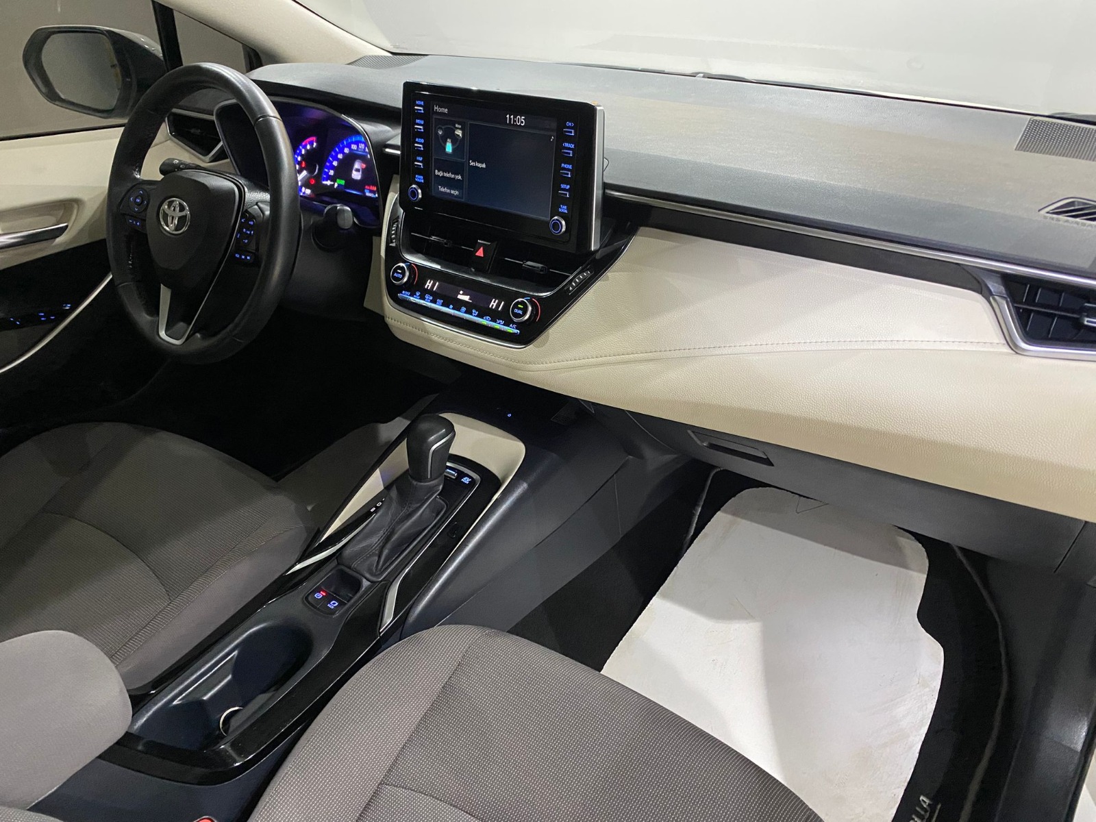 2020 Hybrid Otomatik Toyota Corolla Beyaz Gürel Tasarım Aksesuar Otomotiv San. Tic. Ltd. Şti.