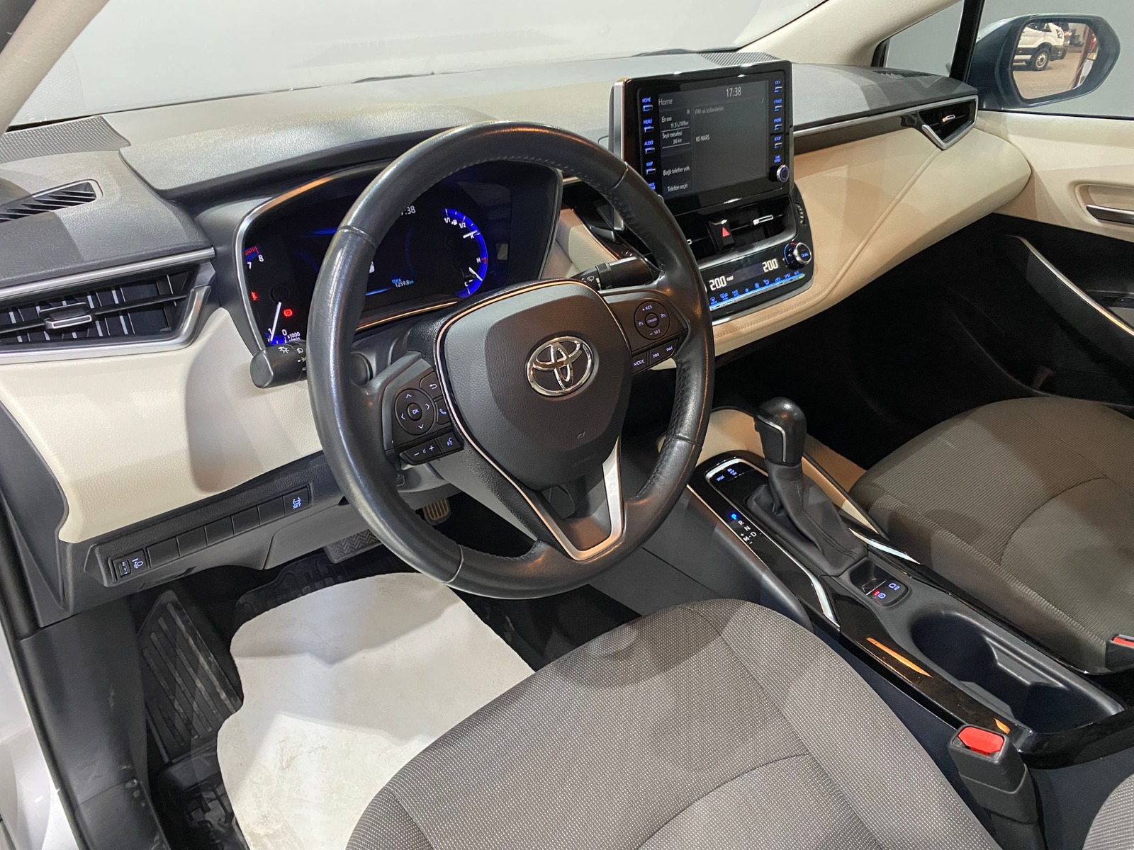 2021 Benzin Otomatik Toyota Corolla Gümüş Gri Gürel Tasarım Aksesuar Otomotiv San. Tic. Ltd. Şti.