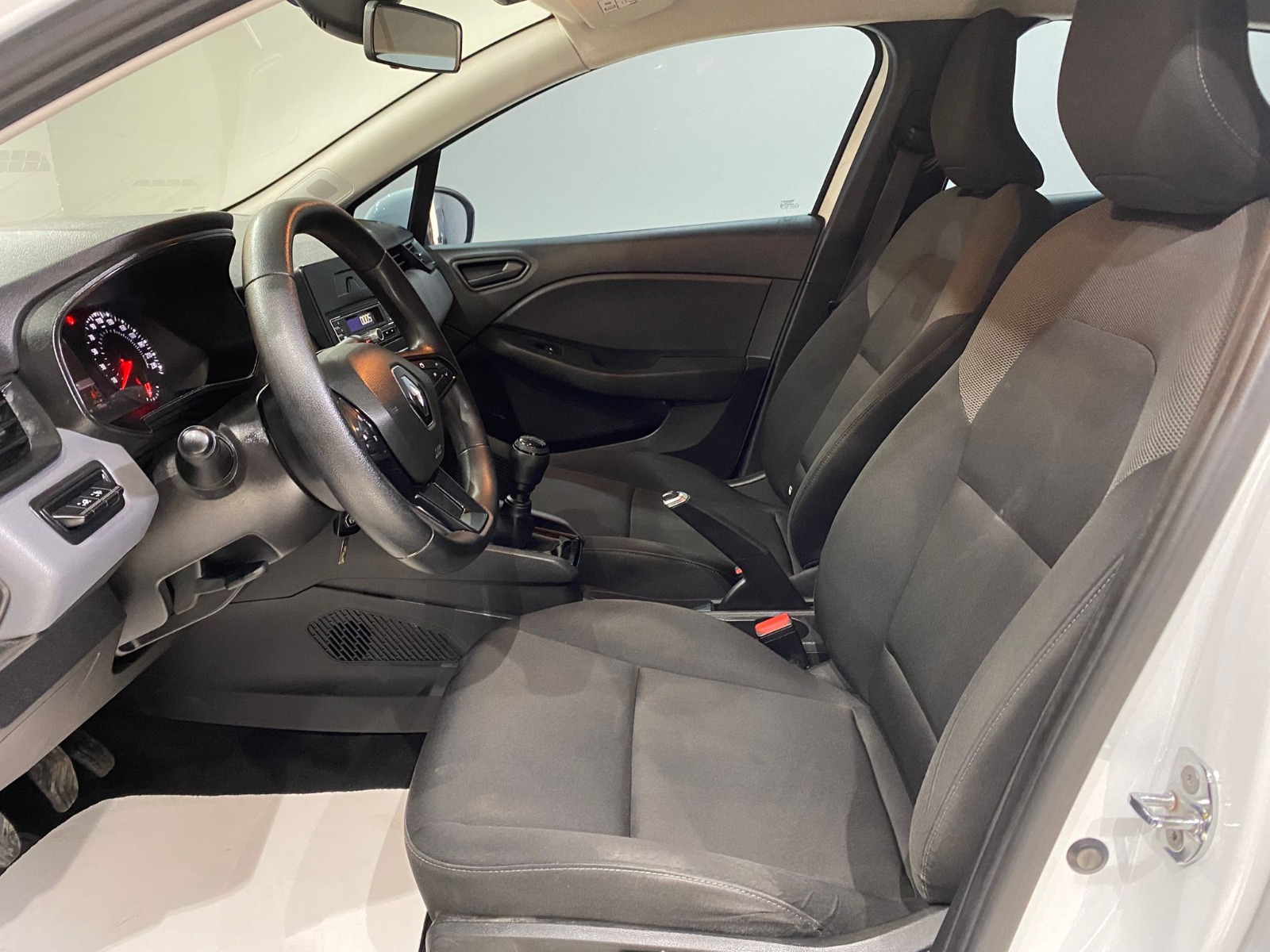 2022 Benzin Manuel Renault Clio Beyaz Gürel Tasarım Aksesuar Otomotiv San. Tic. Ltd. Şti.