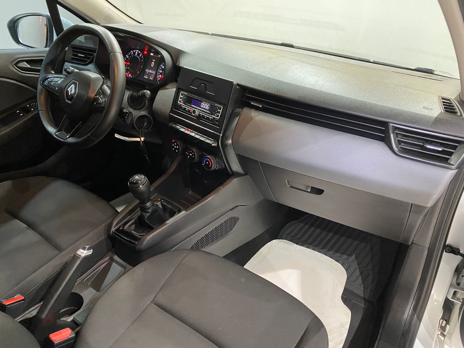 2022 Benzin Manuel Renault Clio Beyaz Gürel Tasarım Aksesuar Otomotiv San. Tic. Ltd. Şti.