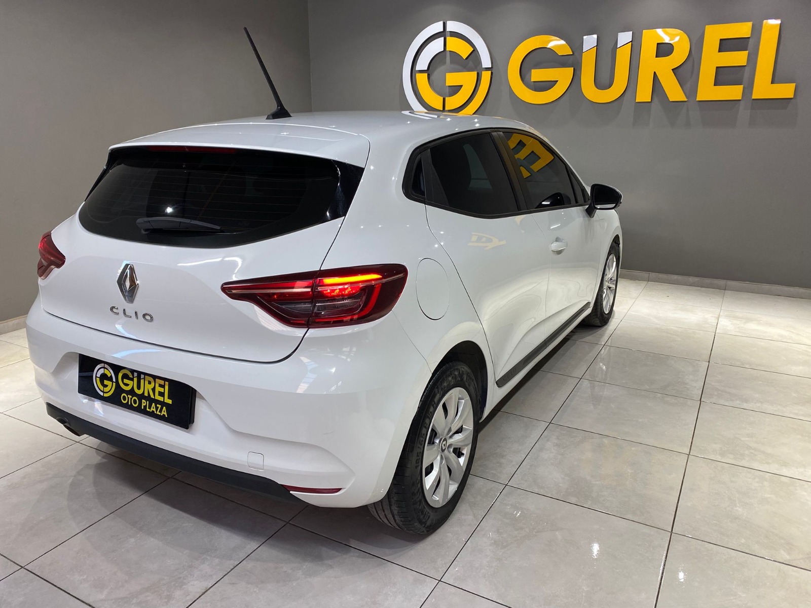 2022 Benzin Manuel Renault Clio Beyaz Gürel Tasarım Aksesuar Otomotiv San. Tic. Ltd. Şti.
