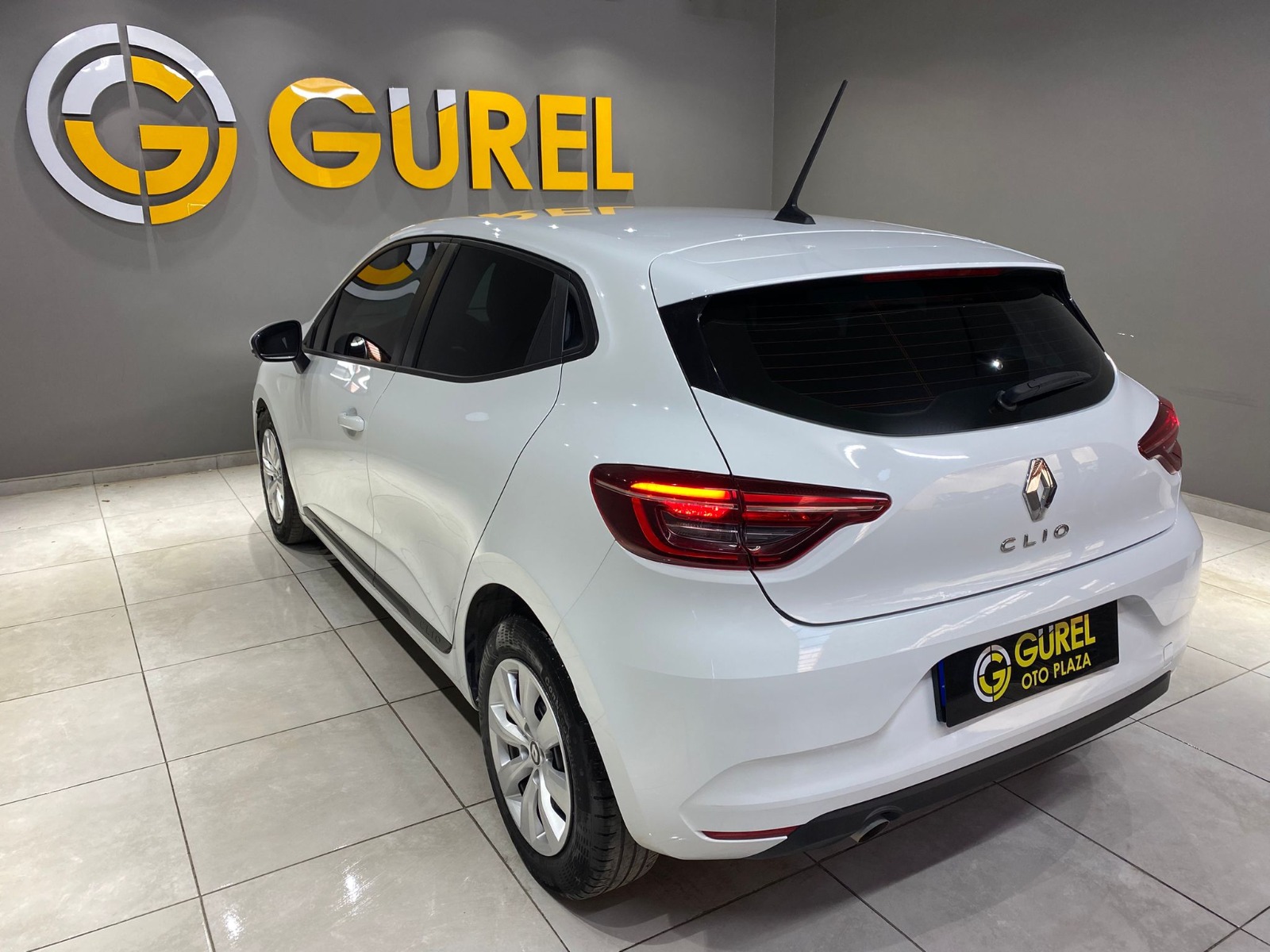 2022 Benzin Manuel Renault Clio Beyaz Gürel Tasarım Aksesuar Otomotiv San. Tic. Ltd. Şti.