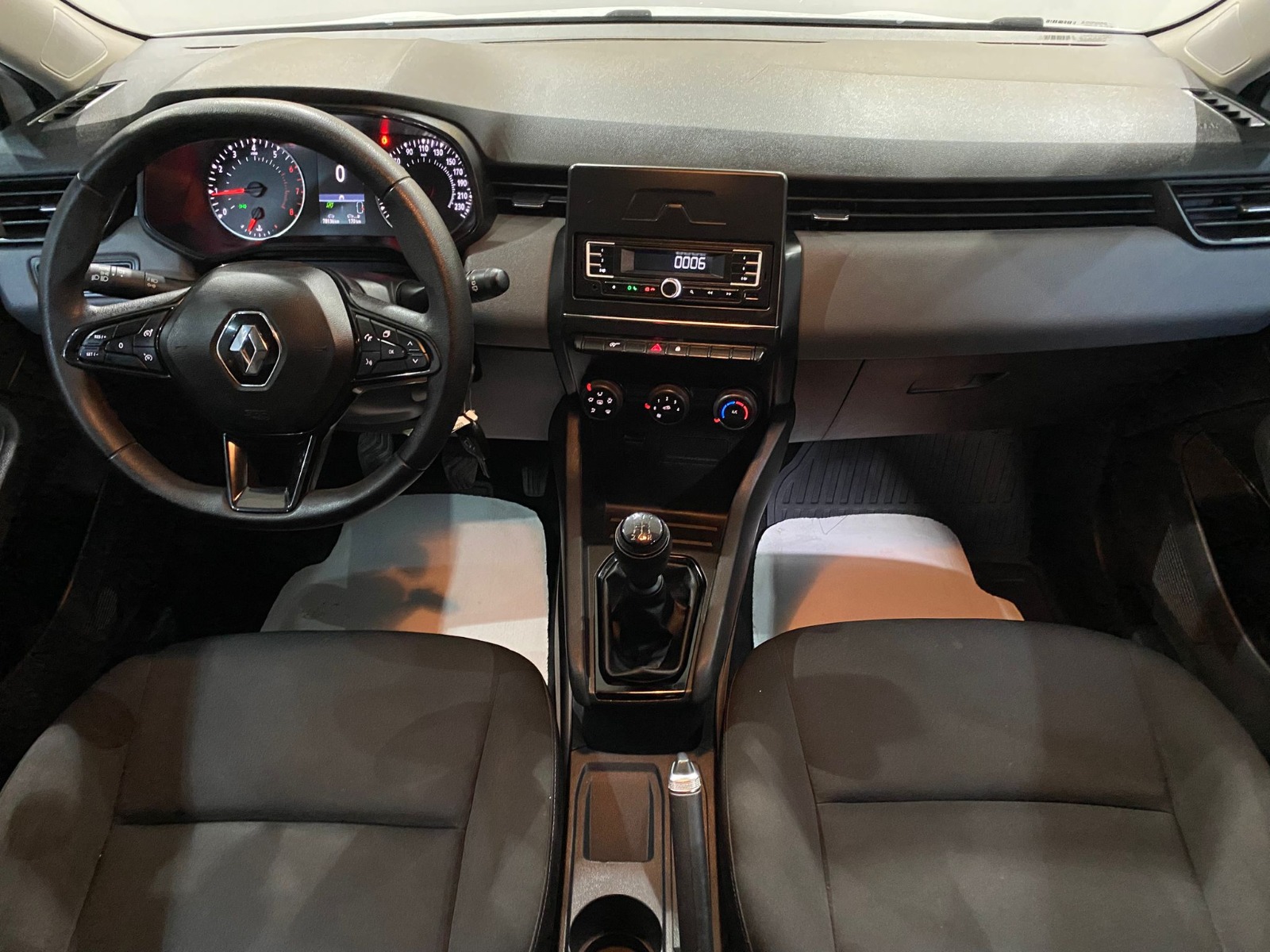 2022 Benzin Manuel Renault Clio Beyaz Gürel Tasarım Aksesuar Otomotiv San. Tic. Ltd. Şti.