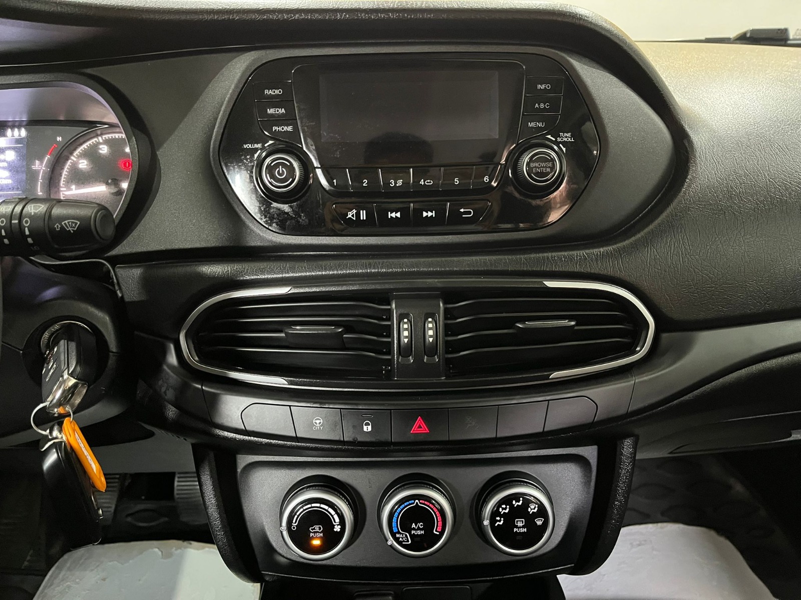 2022 Benzin Manuel Fiat Egea Beyaz Gürel Tasarım Aksesuar Otomotiv San. Tic. Ltd. Şti.