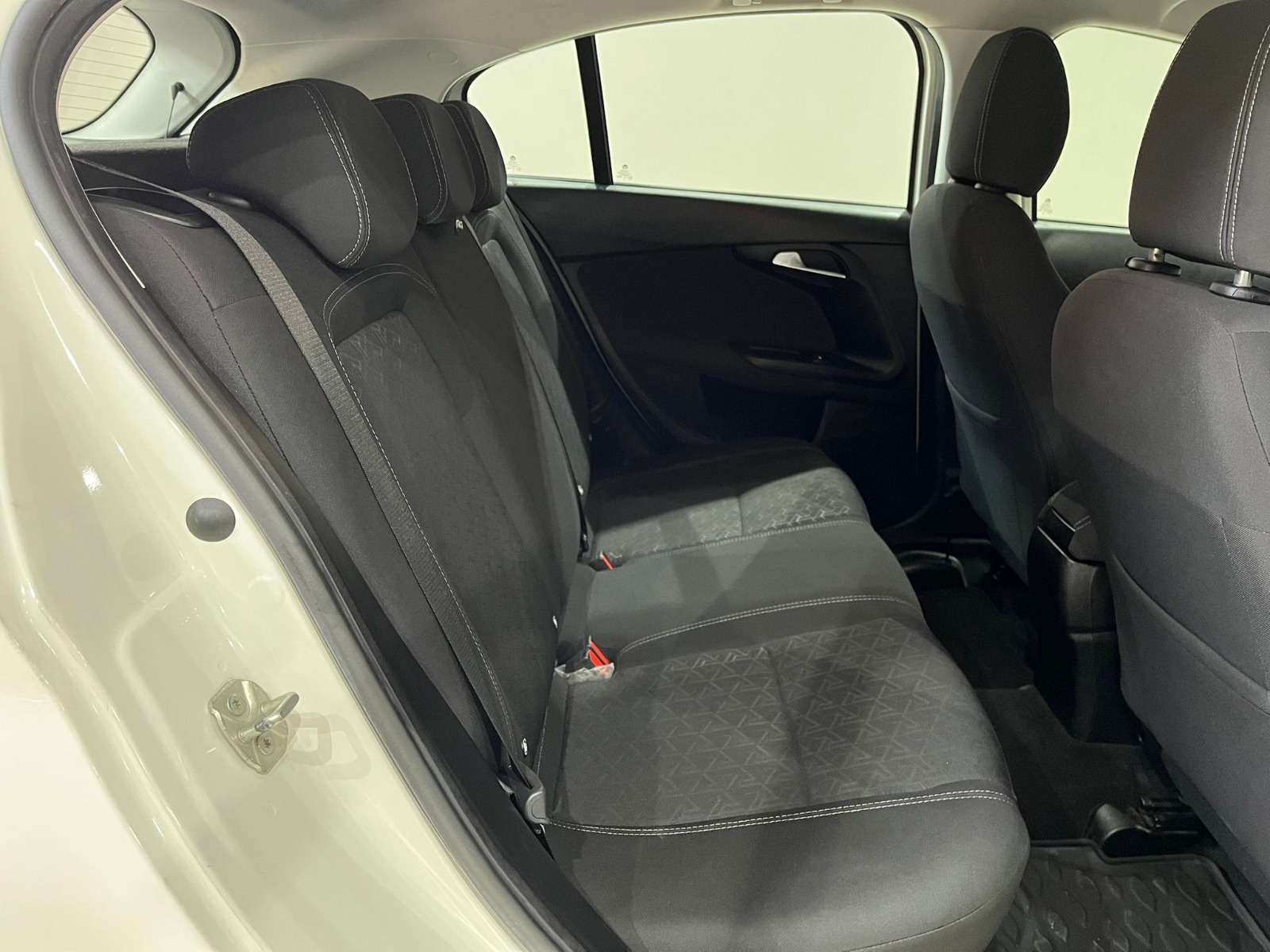 2022 Benzin Manuel Fiat Egea Beyaz Gürel Tasarım Aksesuar Otomotiv San. Tic. Ltd. Şti.