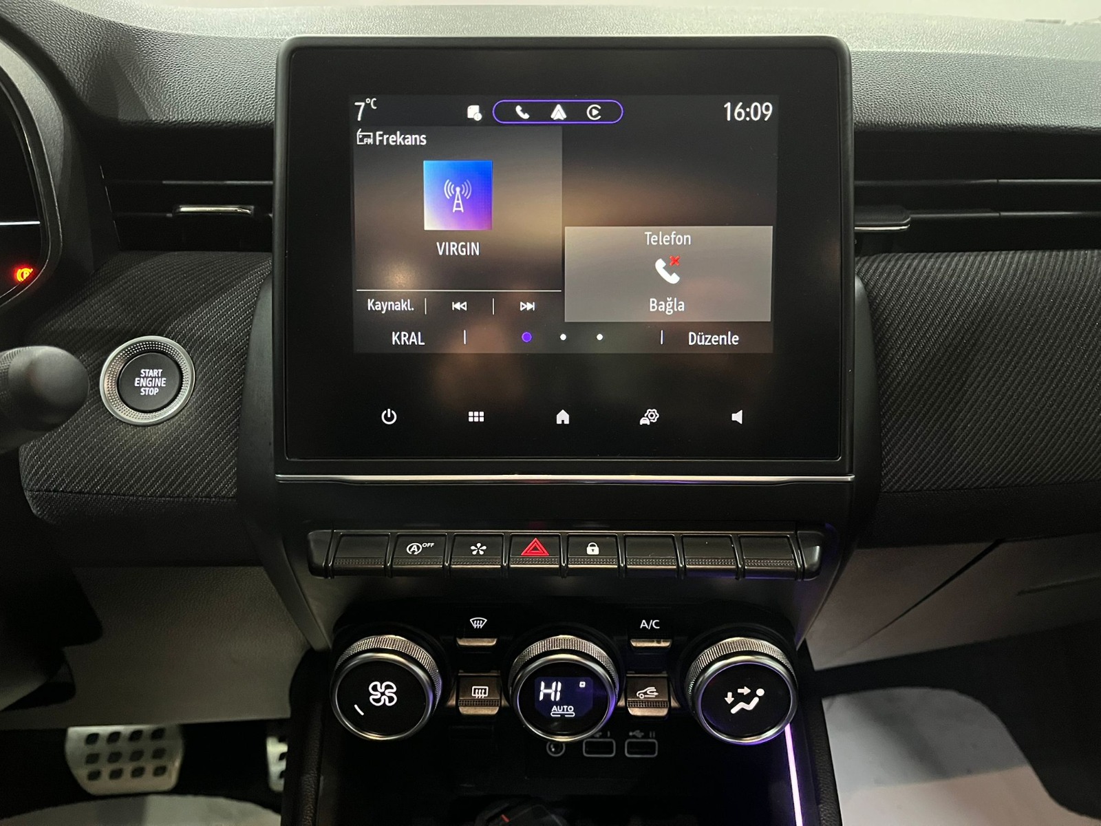 2024 Benzin Otomatik Renault Clio Kırmızı Gürel Tasarım Aksesuar Otomotiv San. Tic. Ltd. Şti.