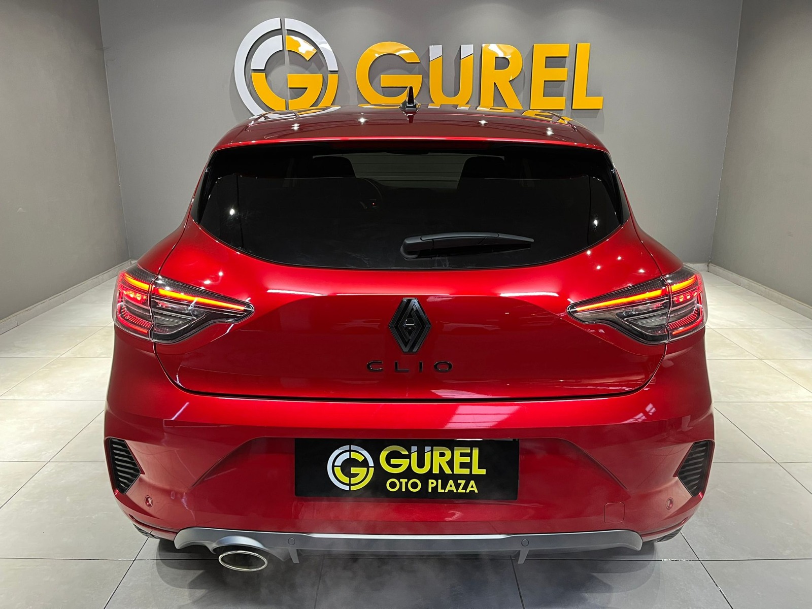 2024 Benzin Otomatik Renault Clio Kırmızı Gürel Tasarım Aksesuar Otomotiv San. Tic. Ltd. Şti.