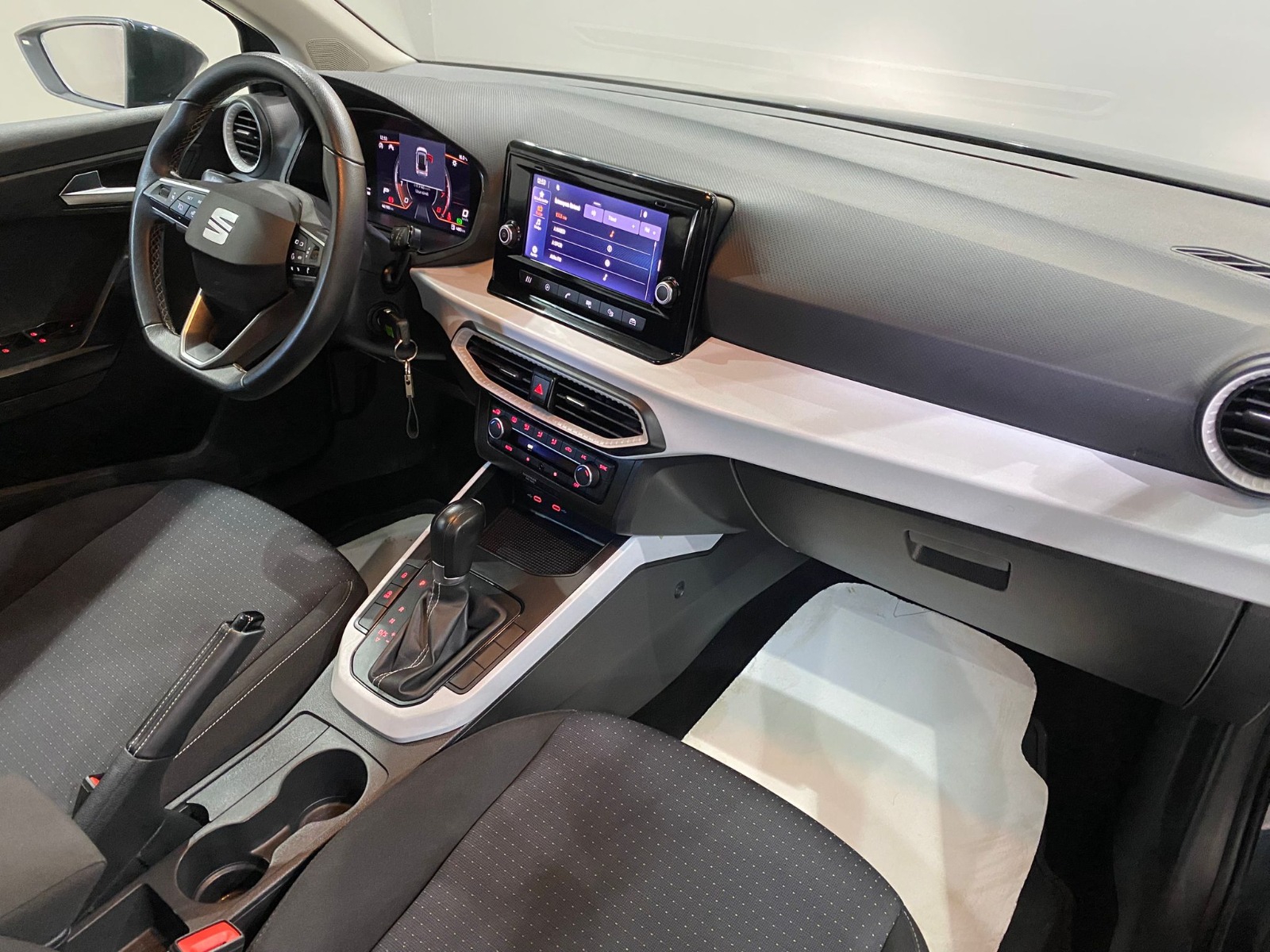 2024 Benzin Otomatik Seat Arona Gri Gürel Tasarım Aksesuar Otomotiv San. Tic. Ltd. Şti.