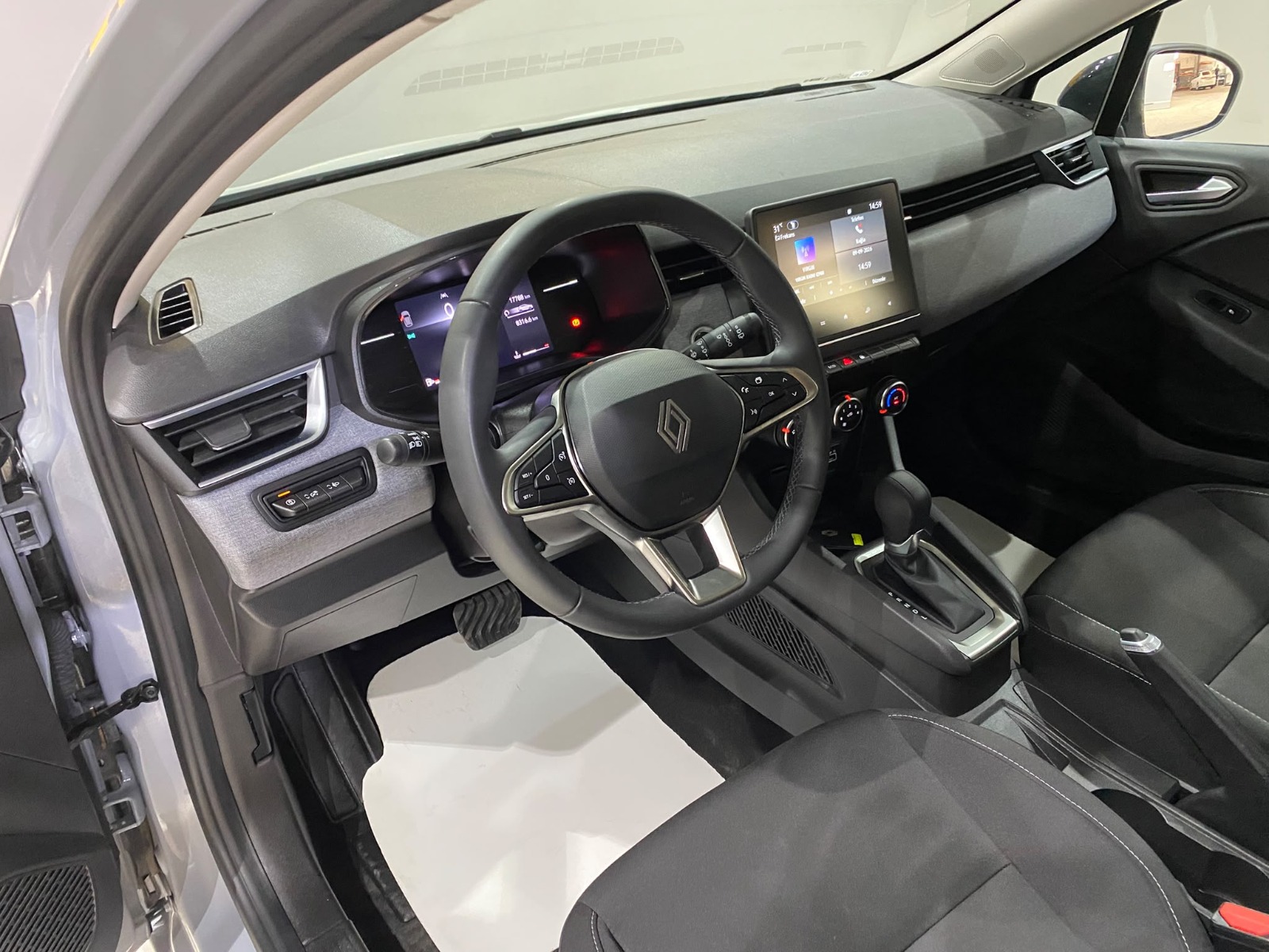 2026 Benzin Otomatik Renault Clio Gri Gürel Tasarım Aksesuar Otomotiv San. Tic. Ltd. Şti.