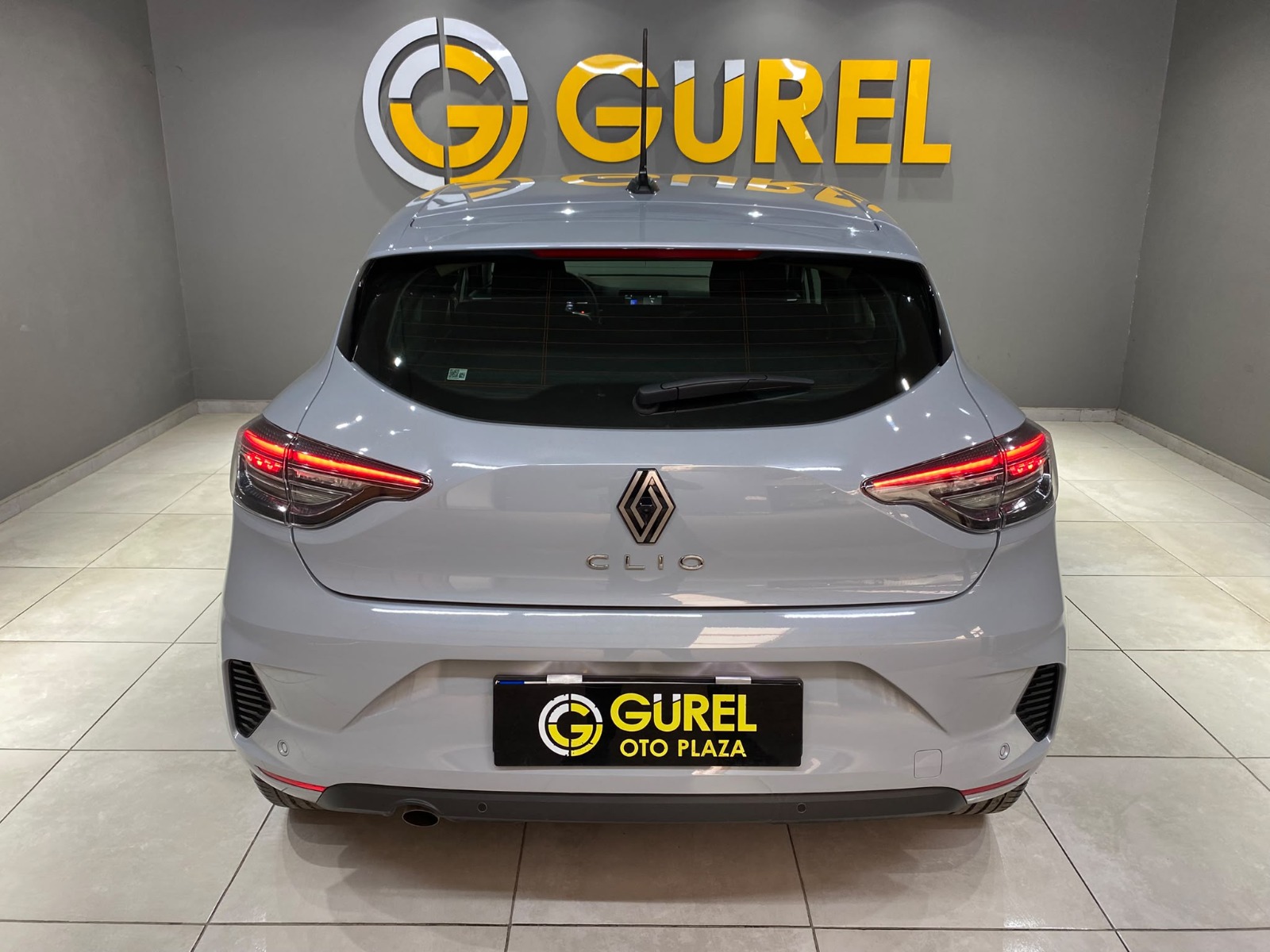 2026 Benzin Otomatik Renault Clio Gri Gürel Tasarım Aksesuar Otomotiv San. Tic. Ltd. Şti.
