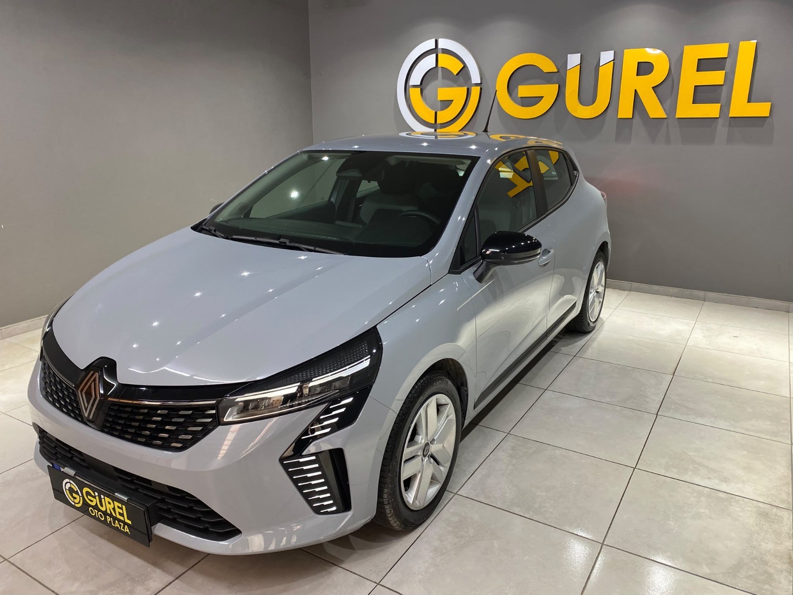 2026 Benzin Otomatik Renault Clio Gri Gürel Tasarım Aksesuar Otomotiv San. Tic. Ltd. Şti.