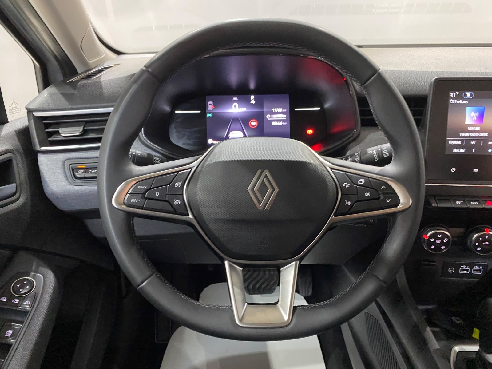 2026 Benzin Otomatik Renault Clio Gri Gürel Tasarım Aksesuar Otomotiv San. Tic. Ltd. Şti.
